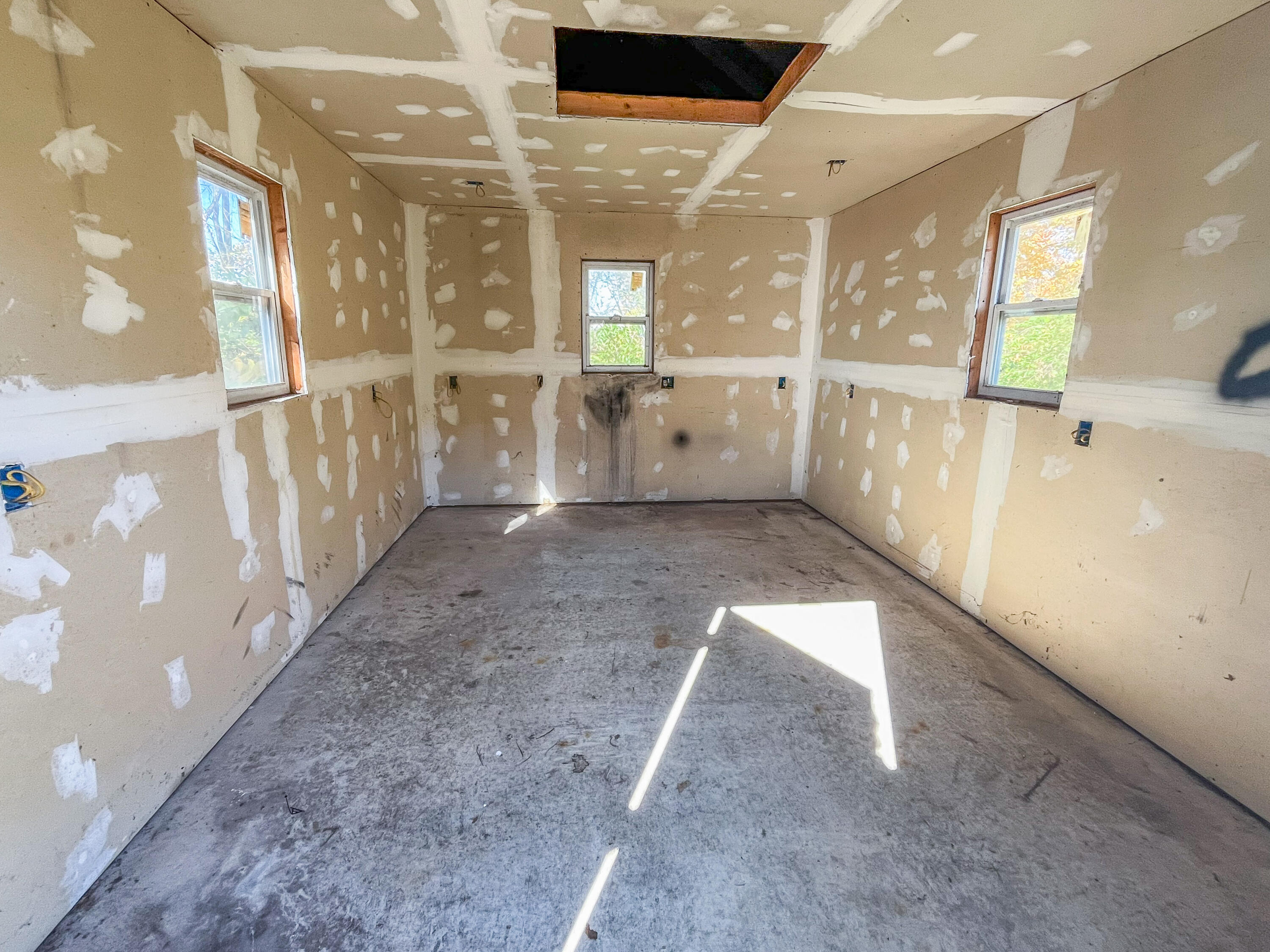 3372 Pine Tree Lane