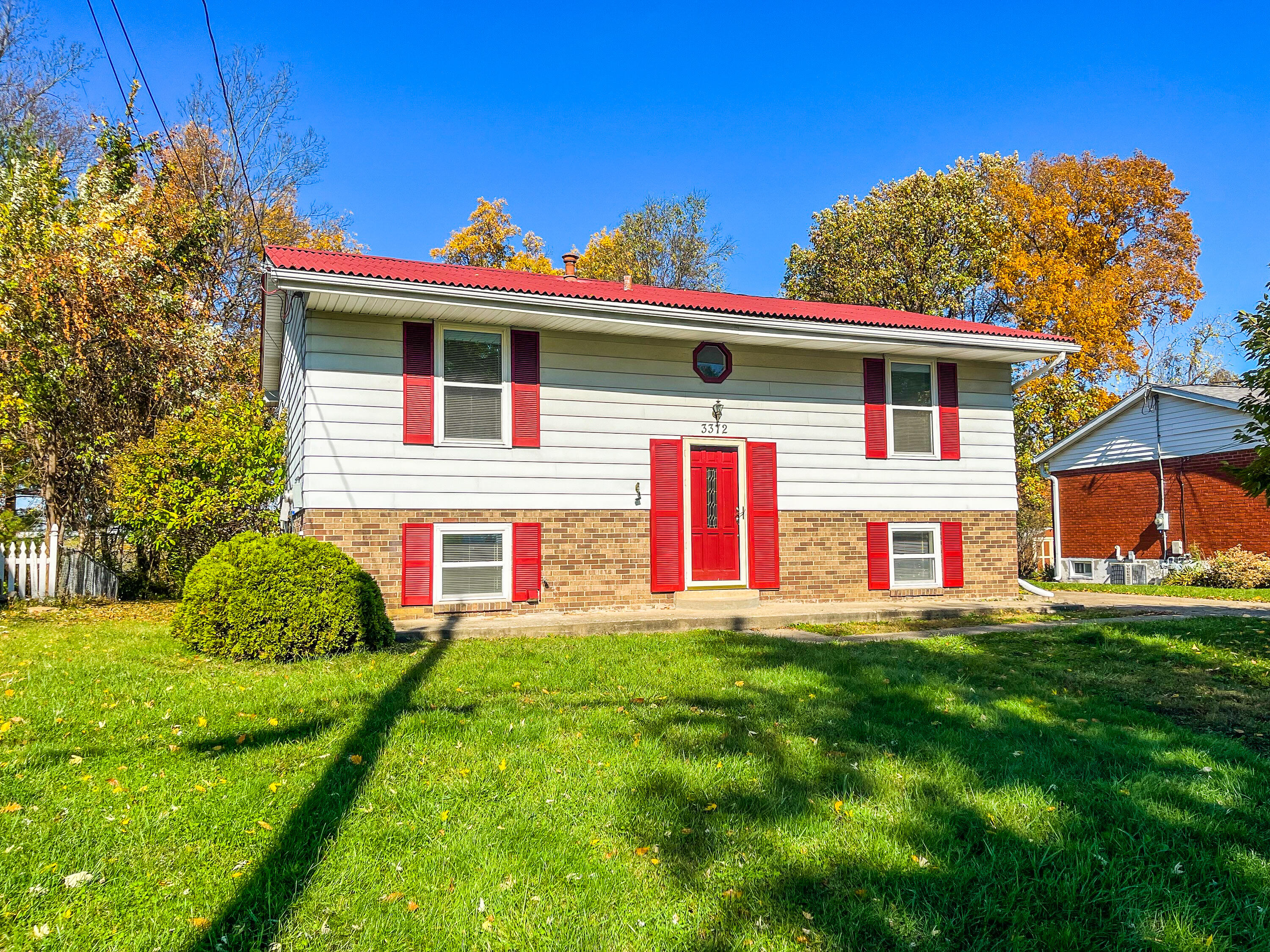 3372 Pine Tree Lane