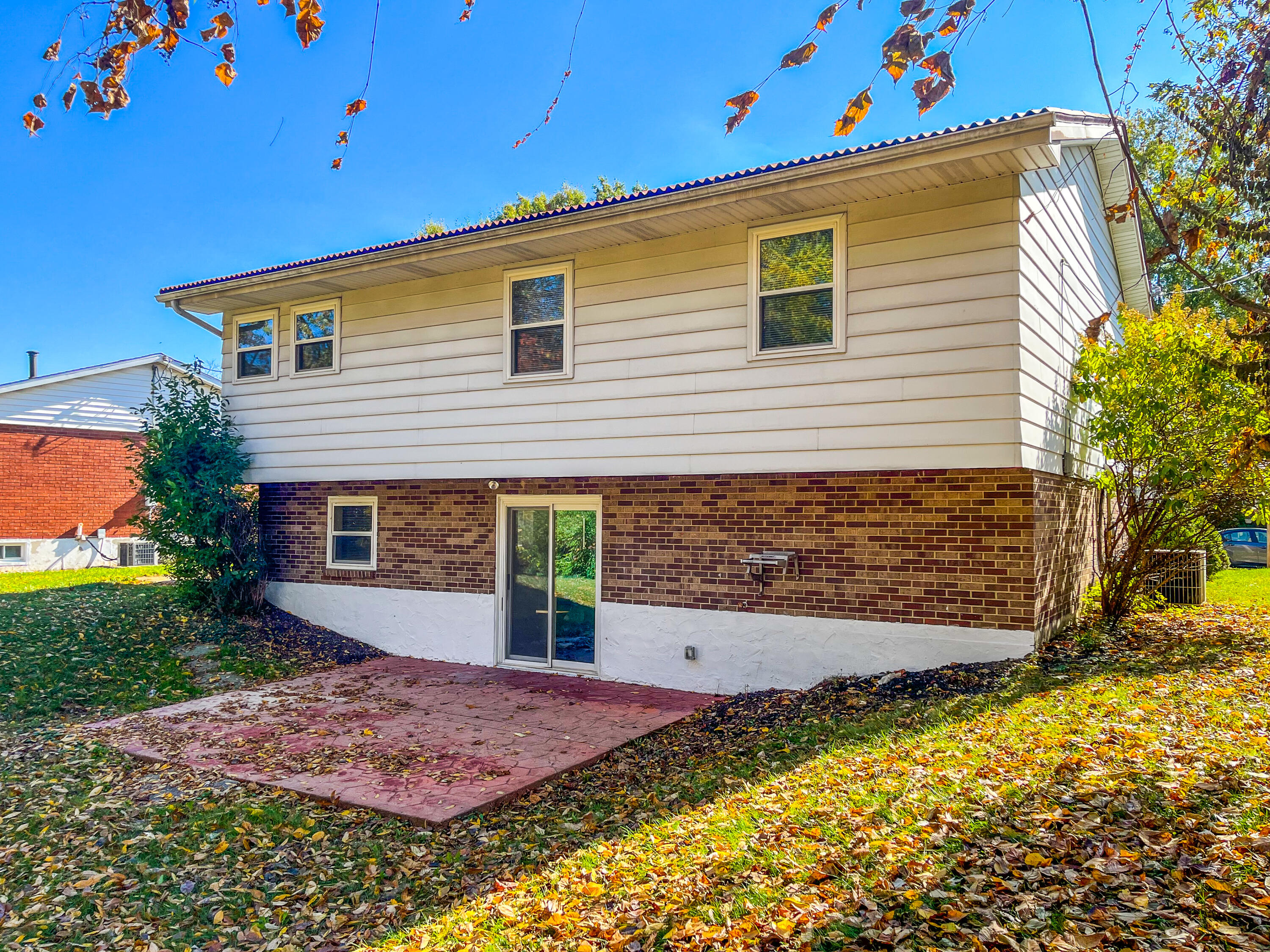 3372 Pine Tree Lane