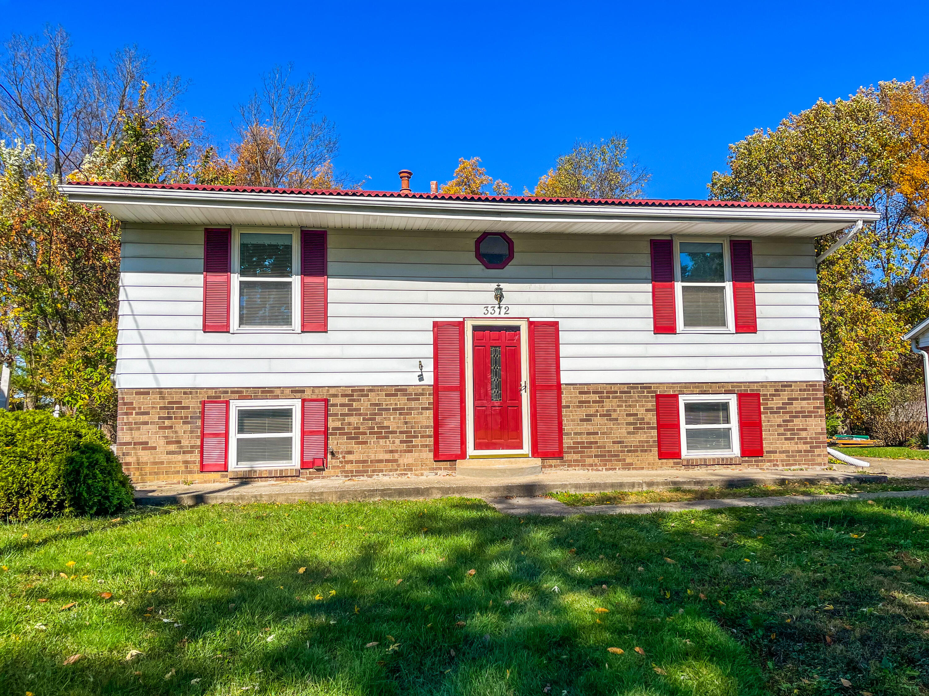 3372 Pine Tree Lane