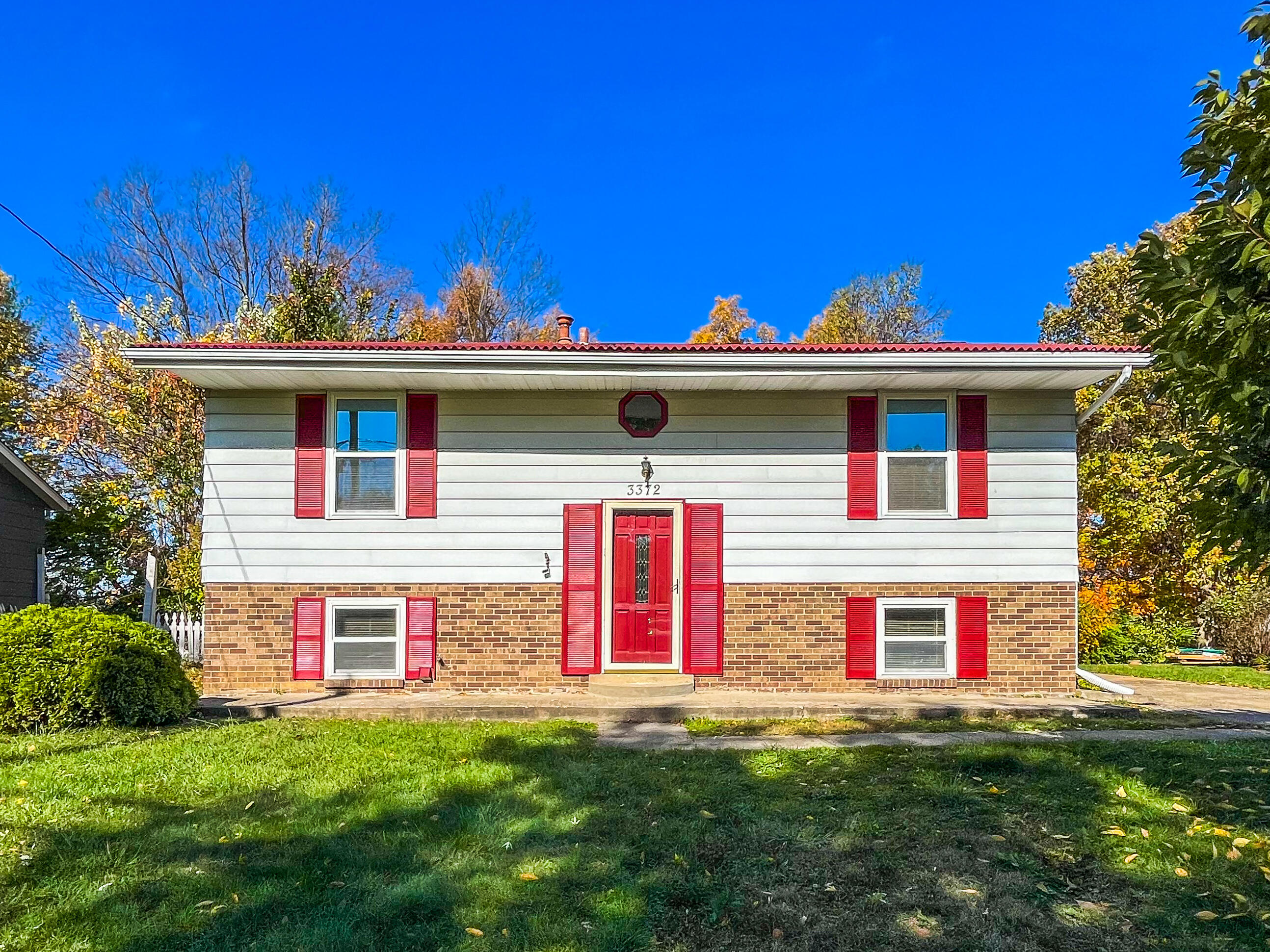 3372 Pine Tree Lane