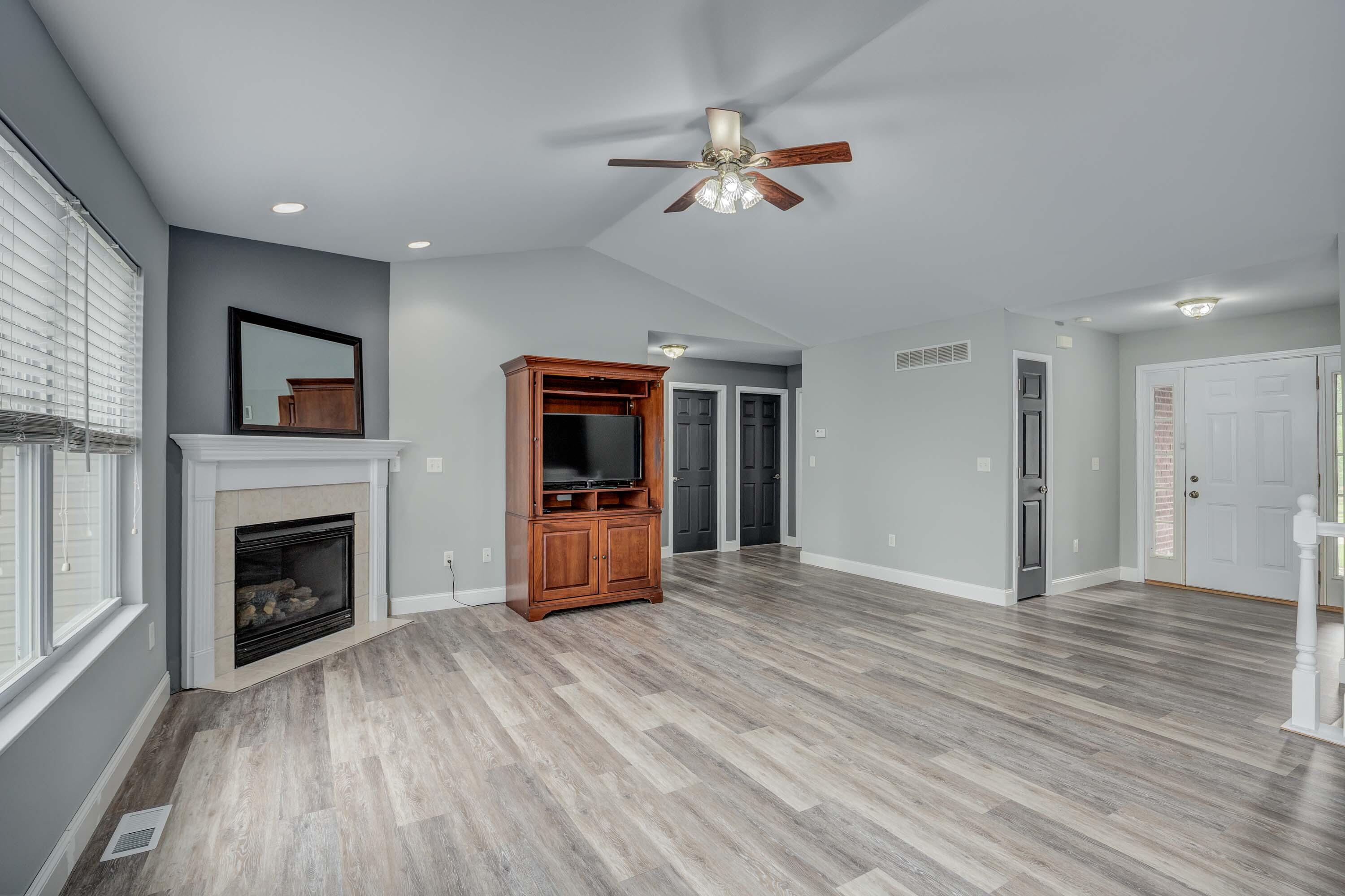 3003 Laura Lee Lane