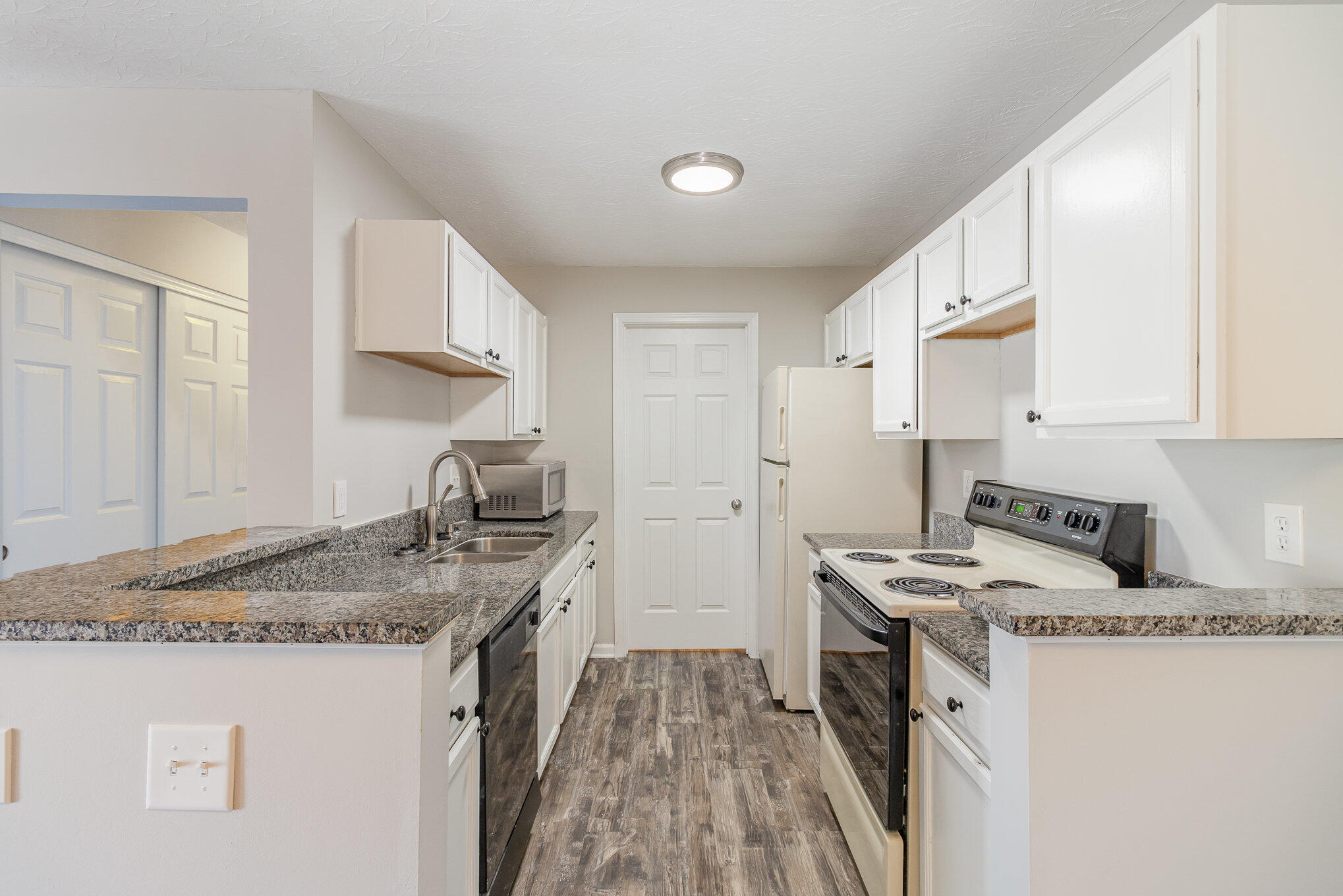636 Friars Lane, 7