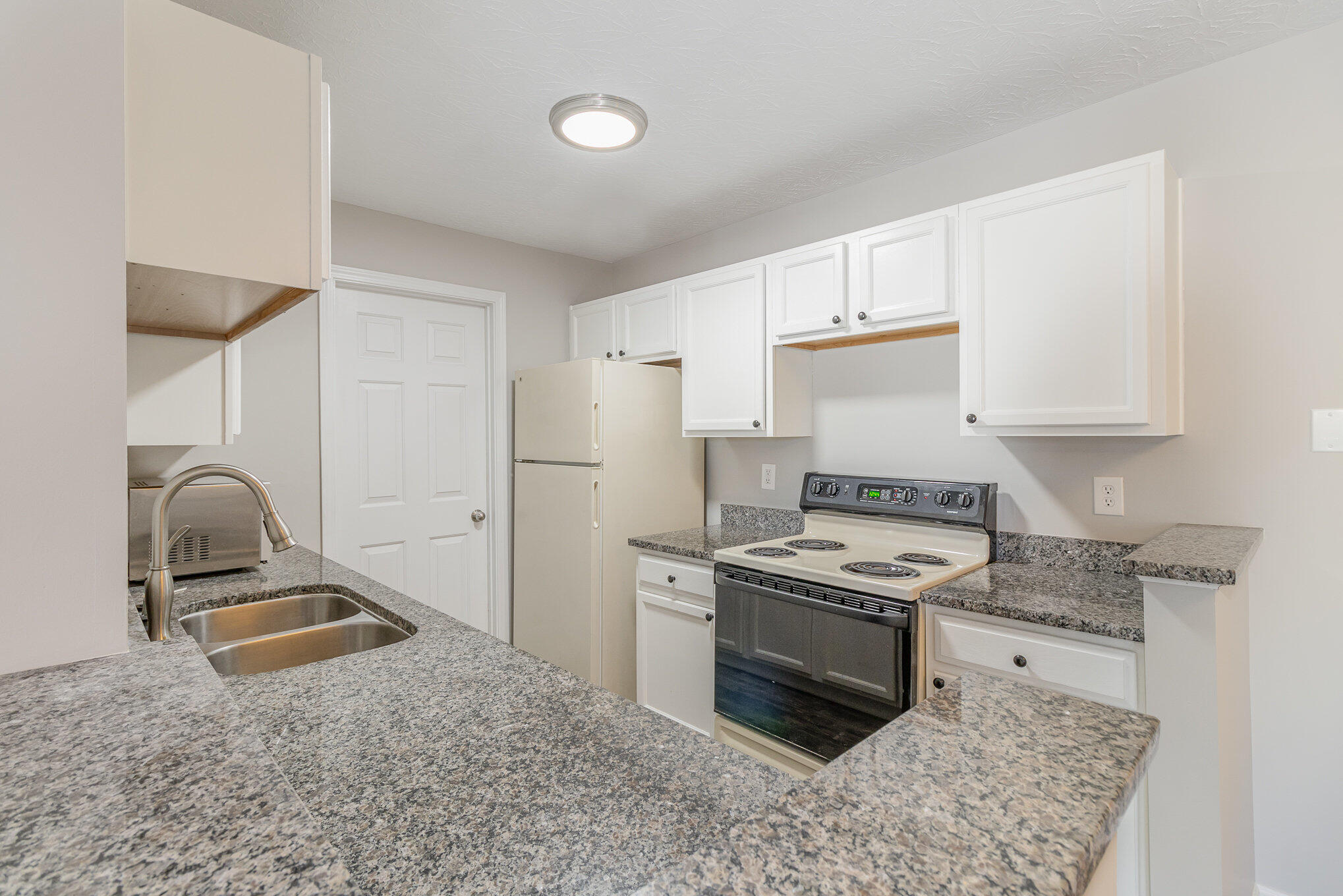 636 Friars Lane, 7