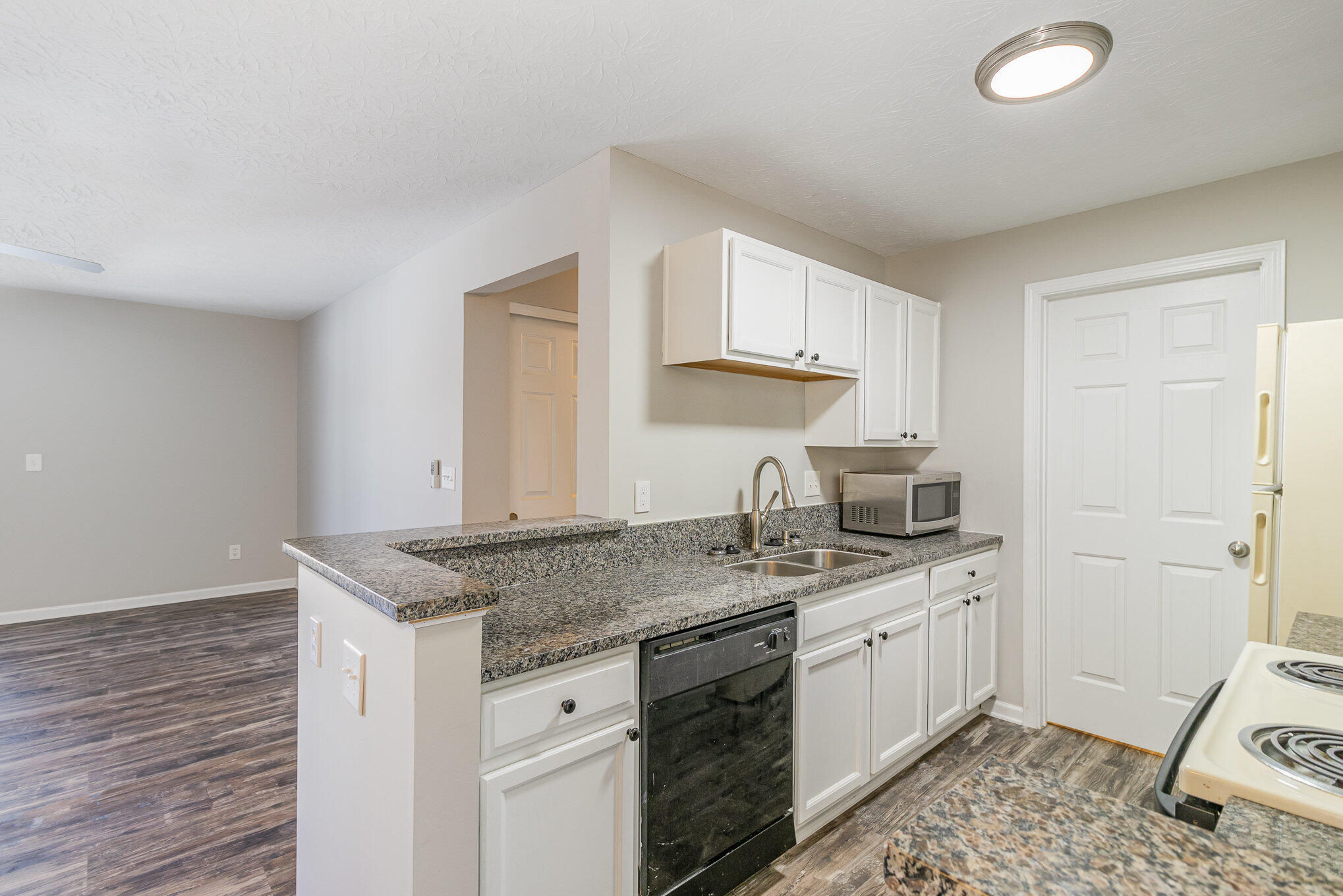 636 Friars Lane, 7