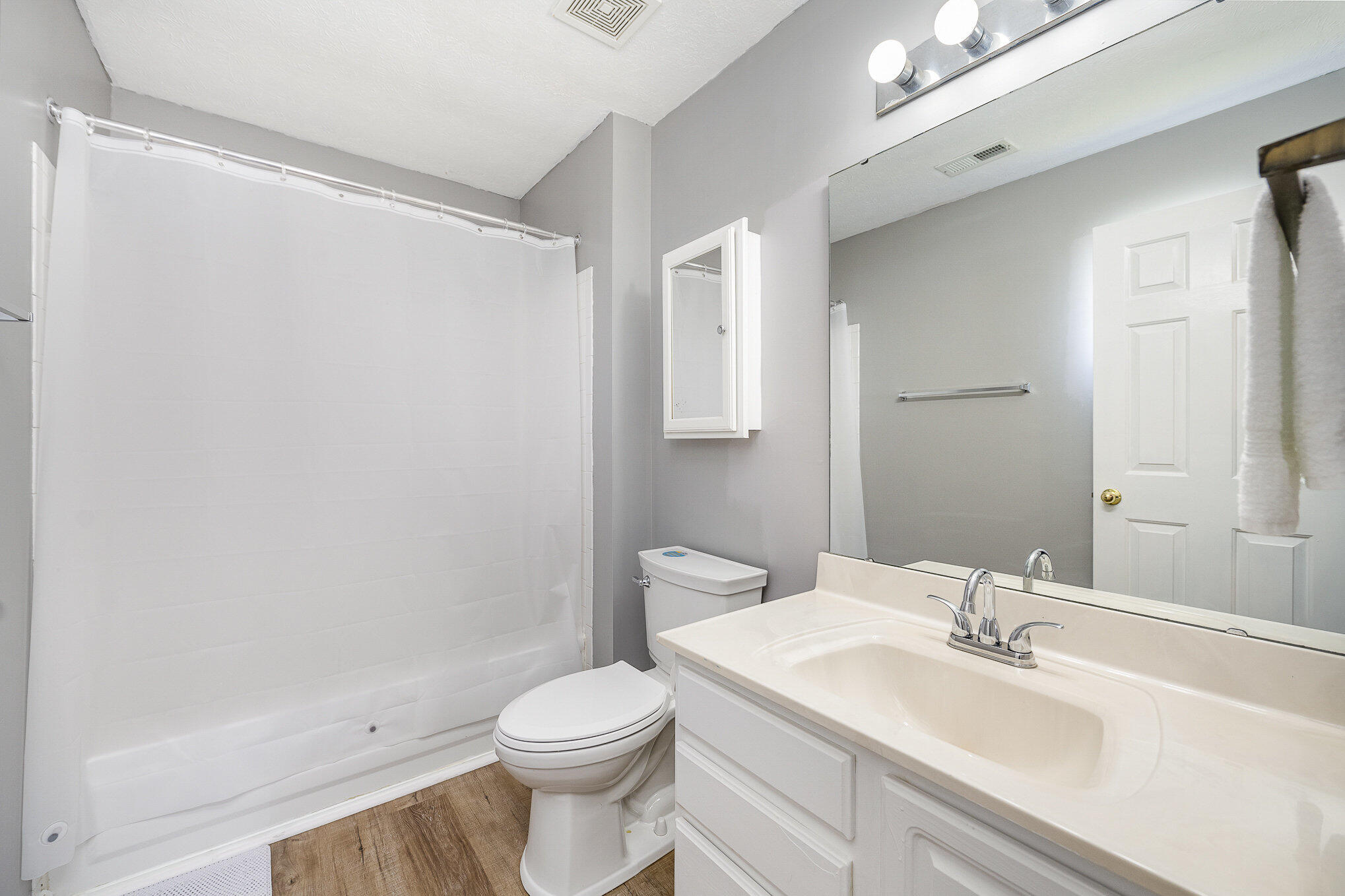 10136 Carnation Court, 5