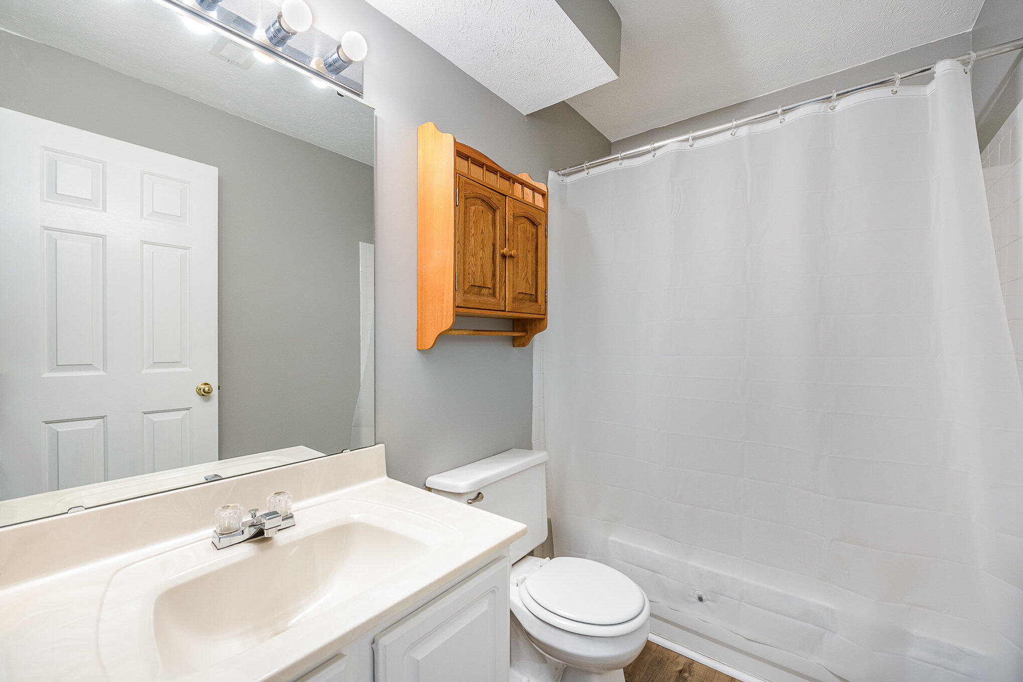 10136 Carnation Court, 5