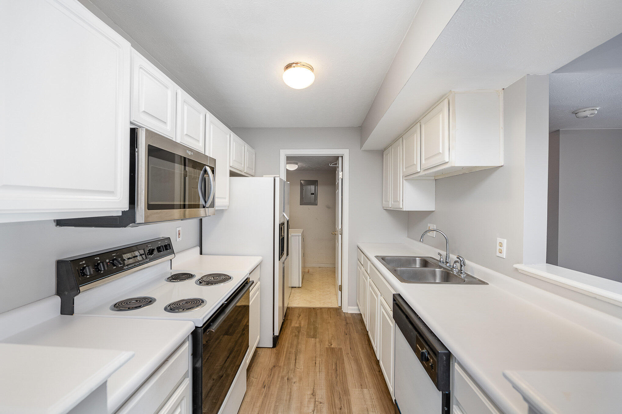10136 Carnation Court, 5