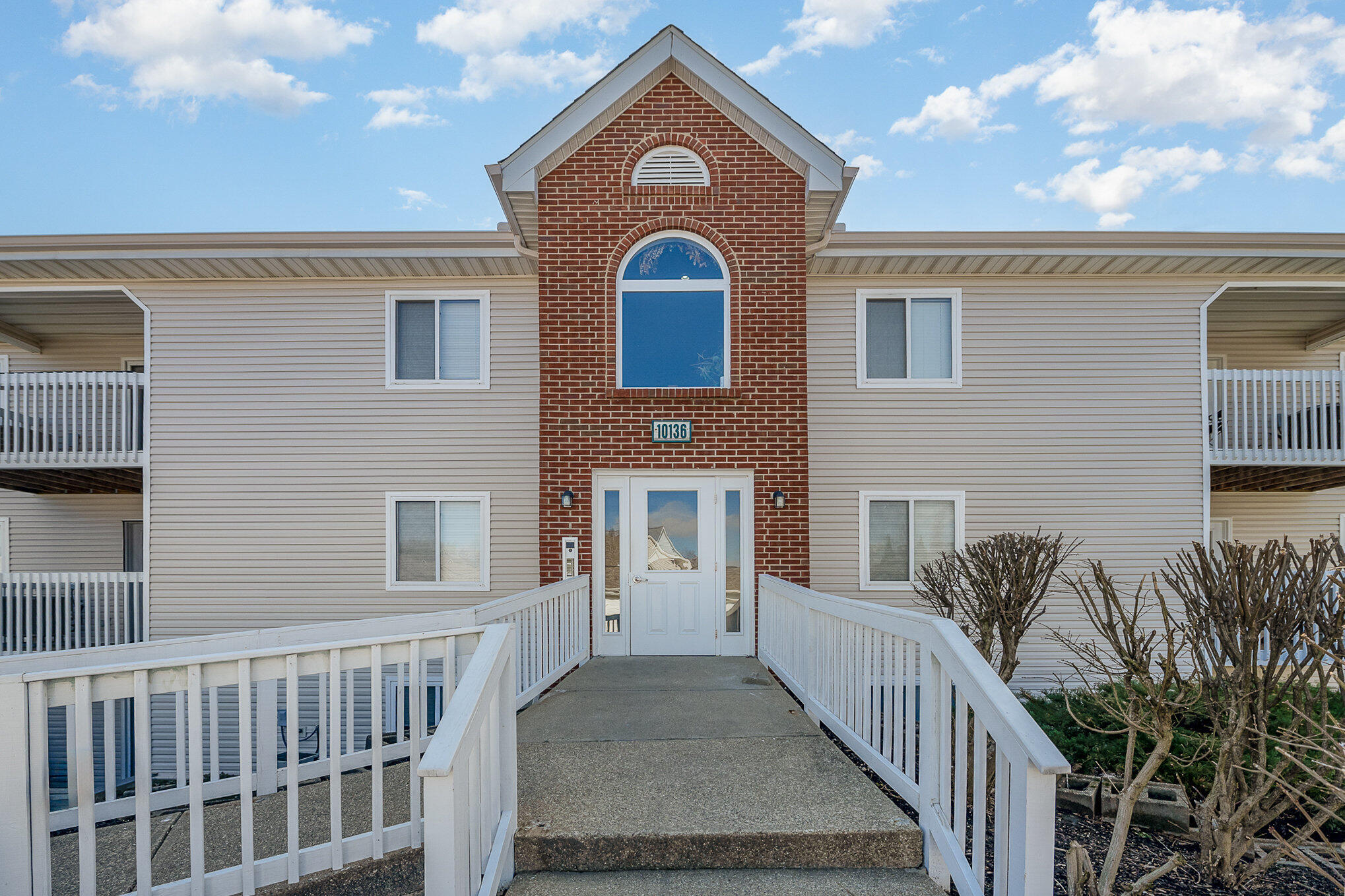 10136 Carnation Court, 5