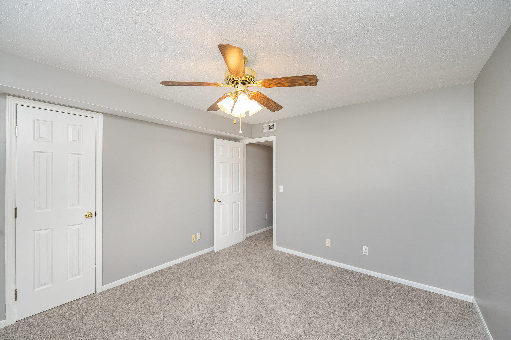 10136 Carnation Court, 5