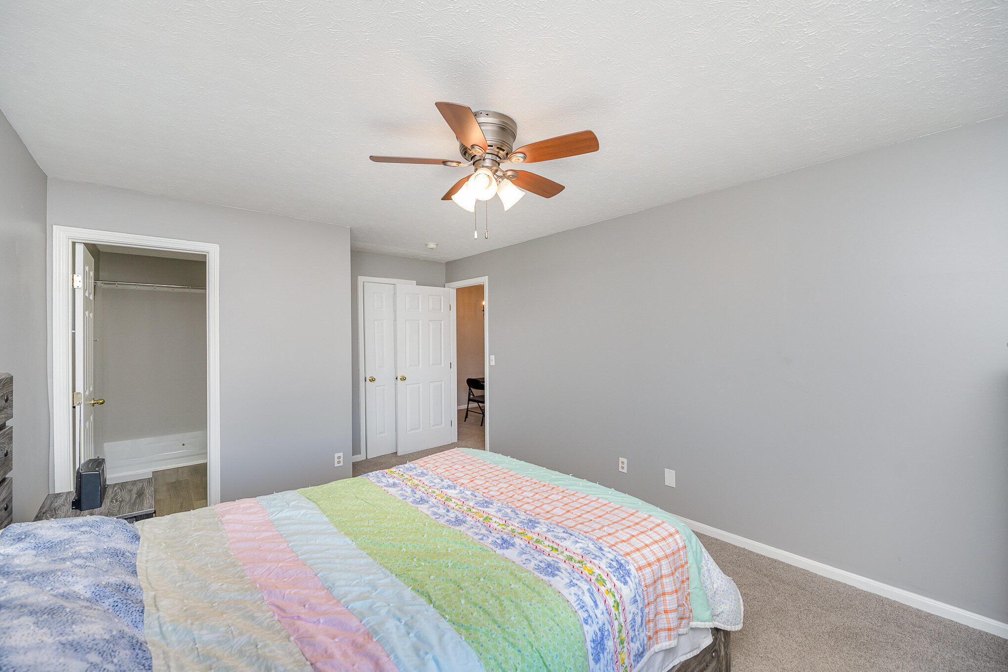 10136 Carnation Court, 5