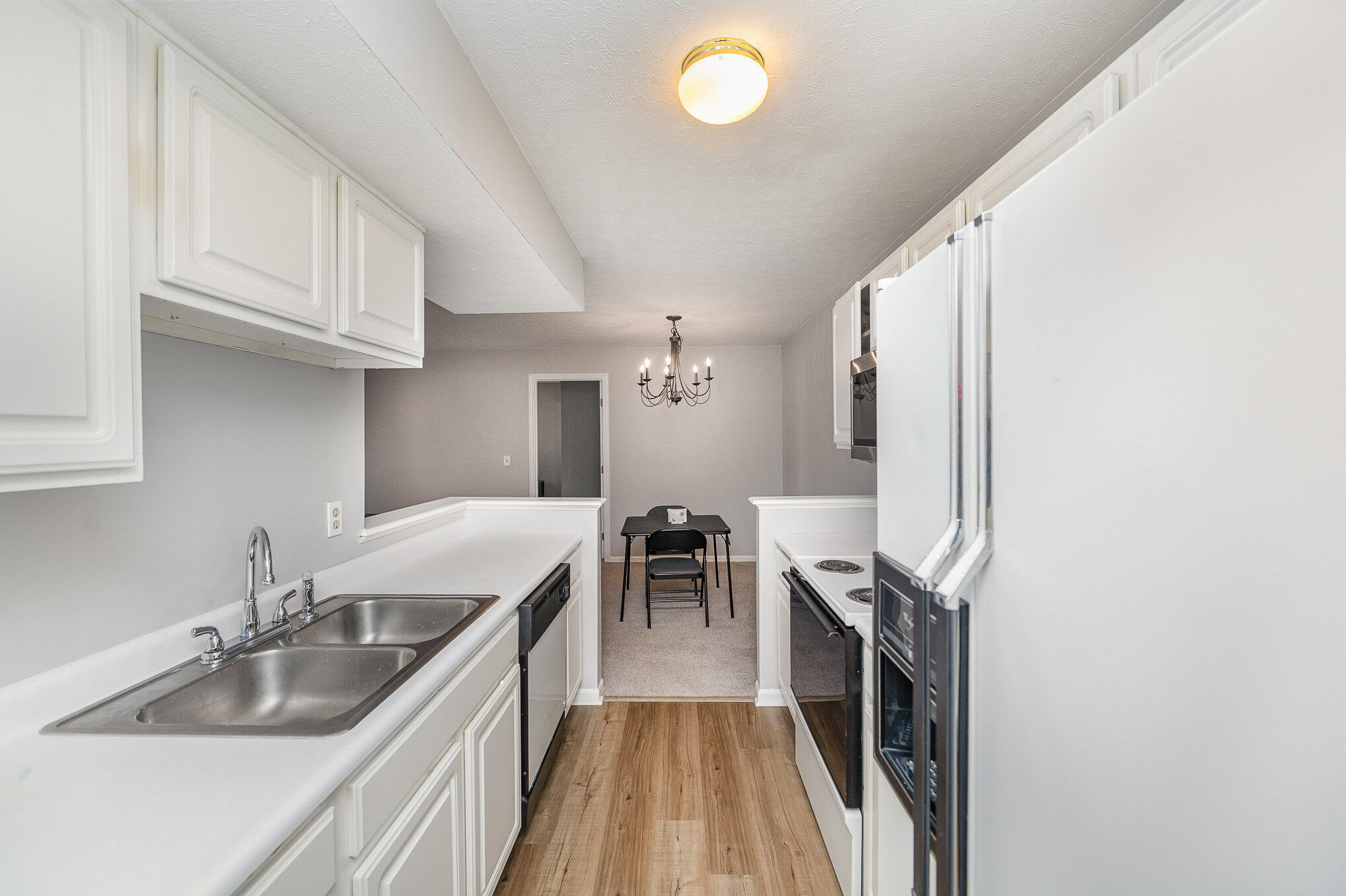 10136 Carnation Court, 5