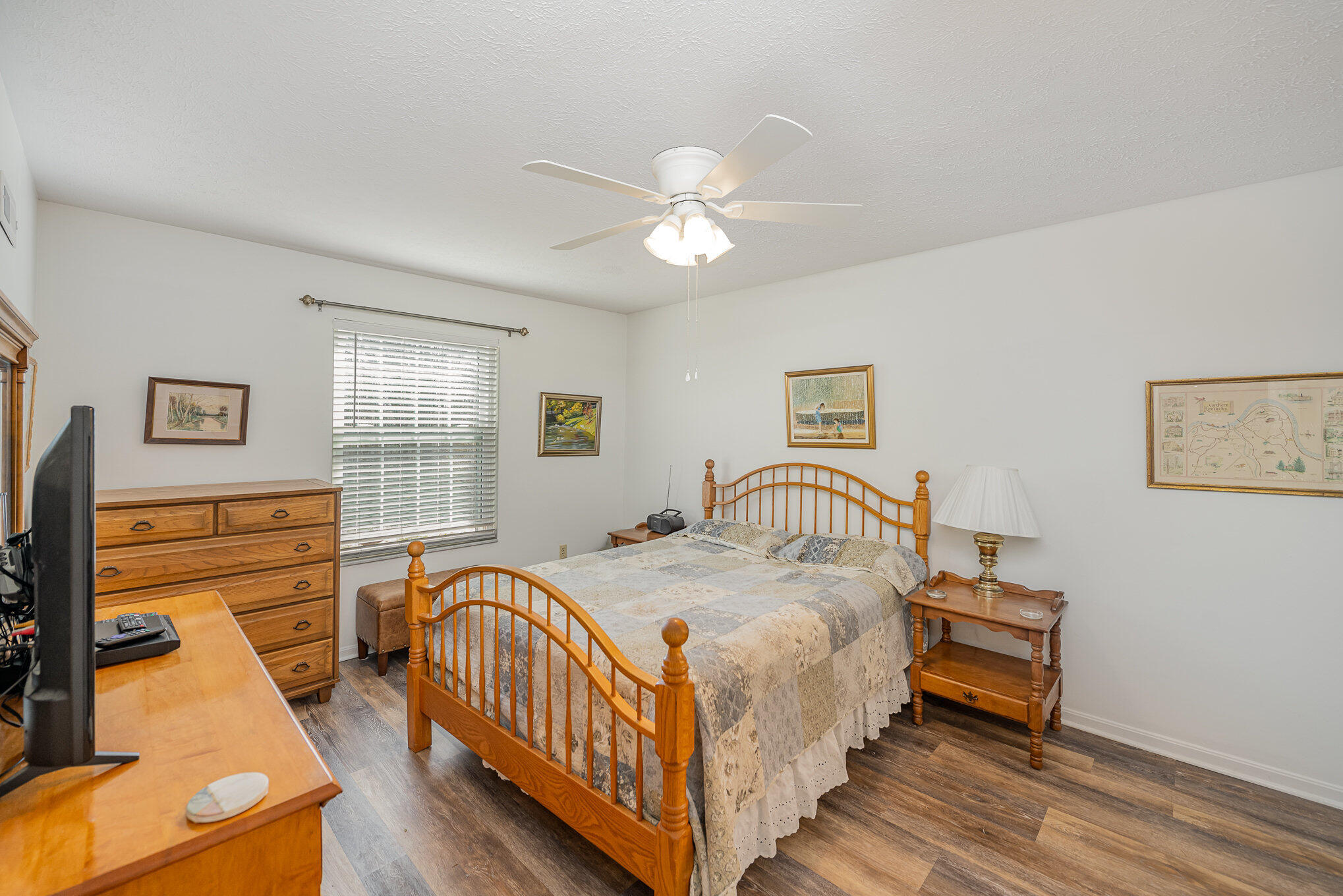 346 Deepwoods Drive, 1