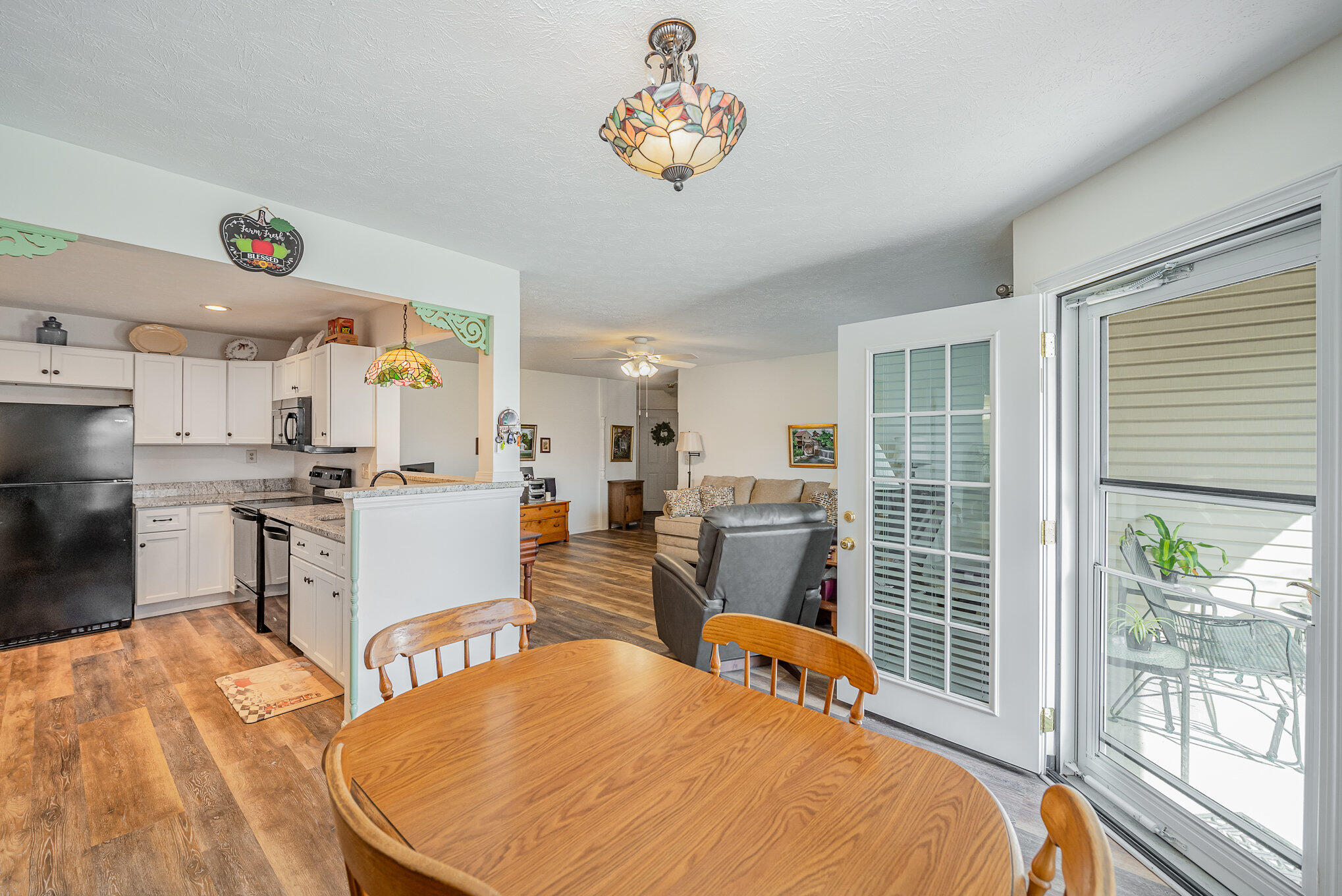 346 Deepwoods Drive, 1