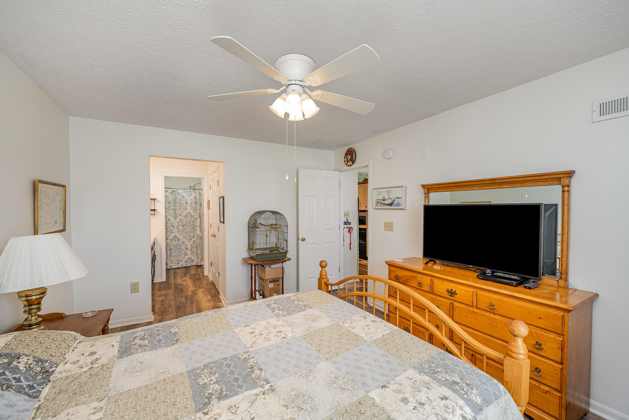 346 Deepwoods Drive, 1
