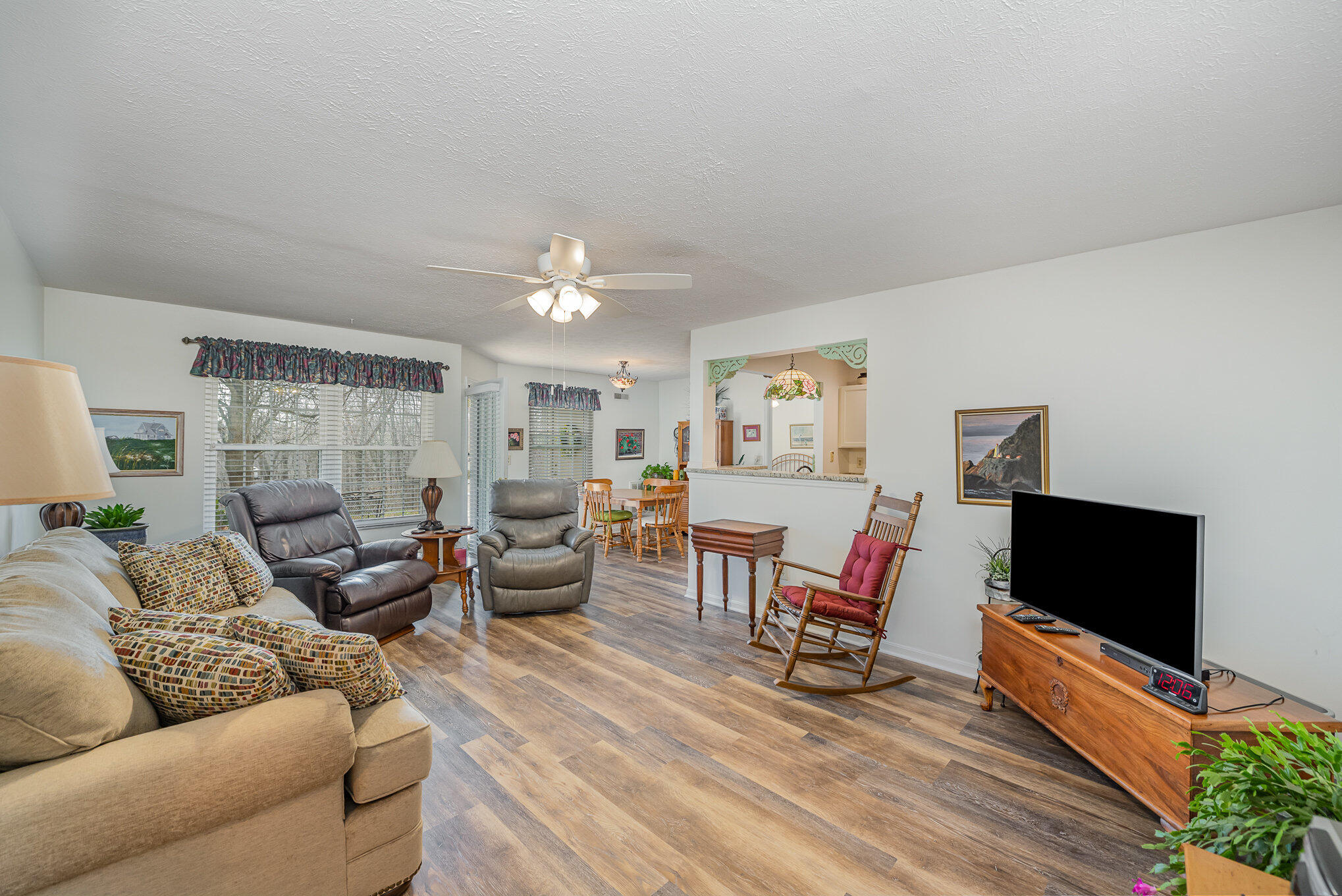 346 Deepwoods Drive, 1