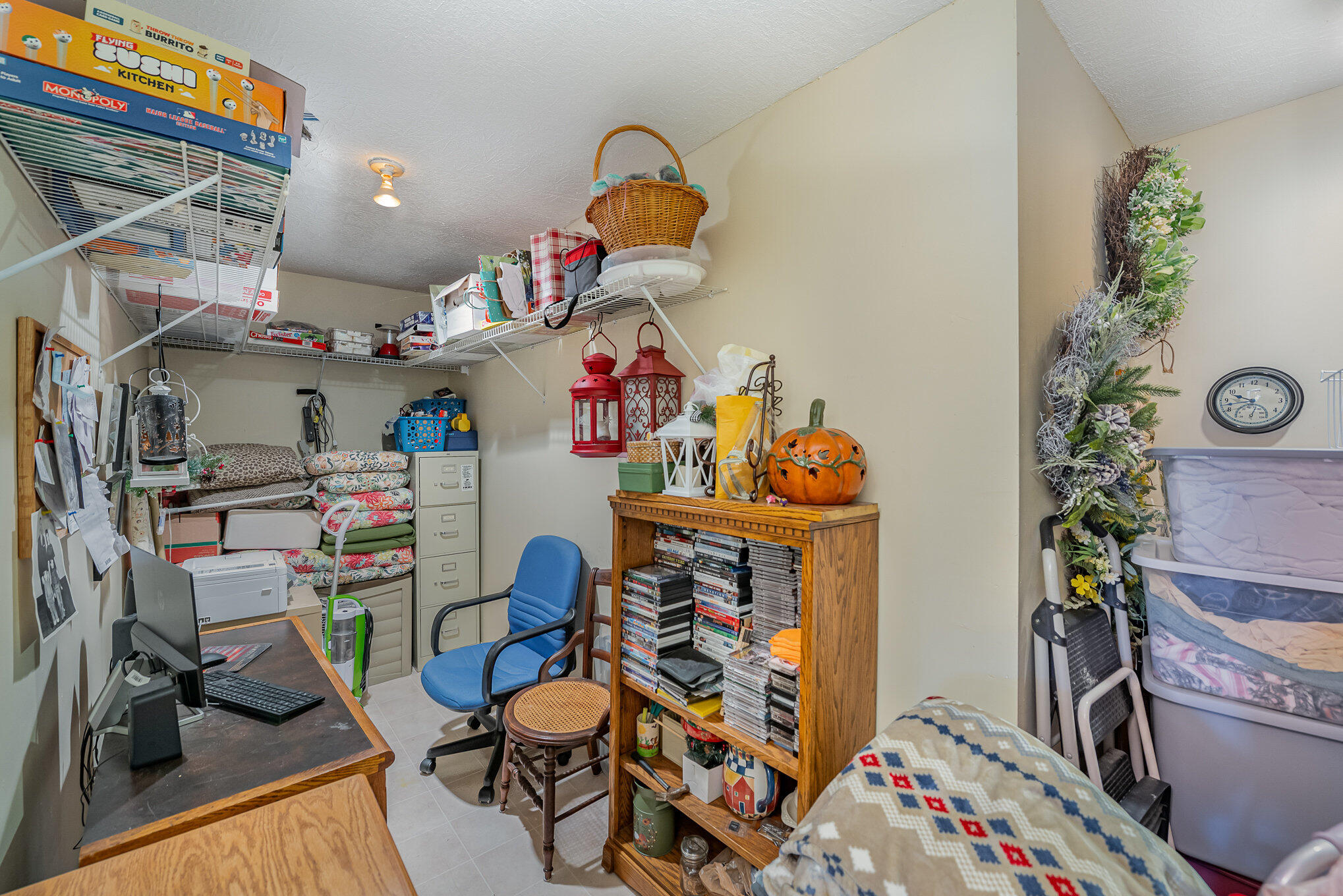 346 Deepwoods Drive, 1