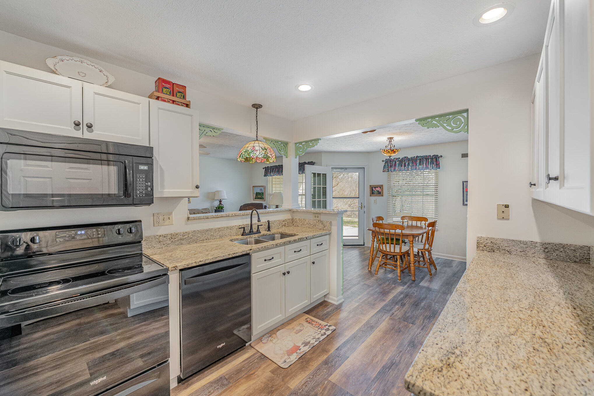 346 Deepwoods Drive, 1