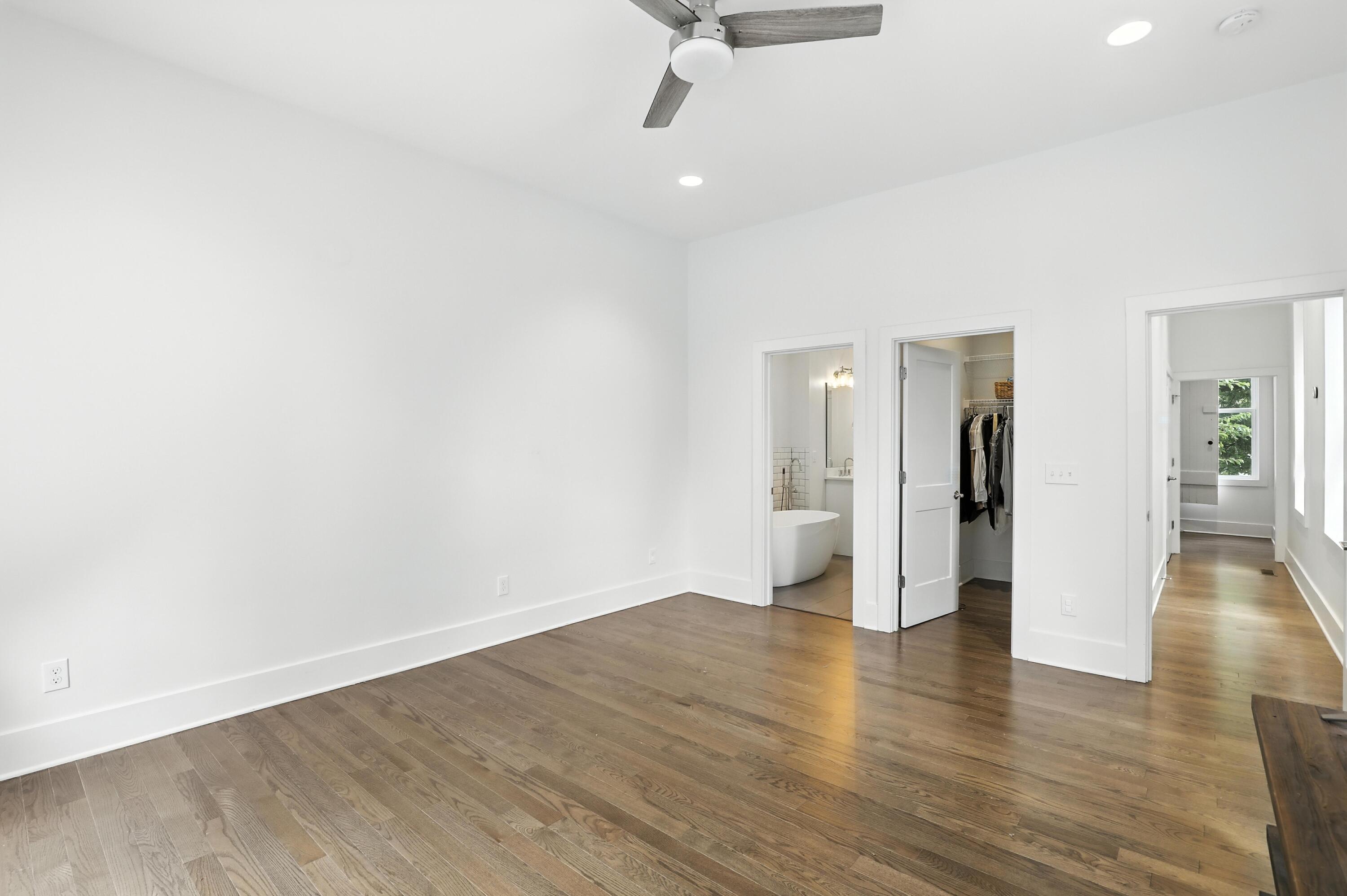 310 W Robbins Street