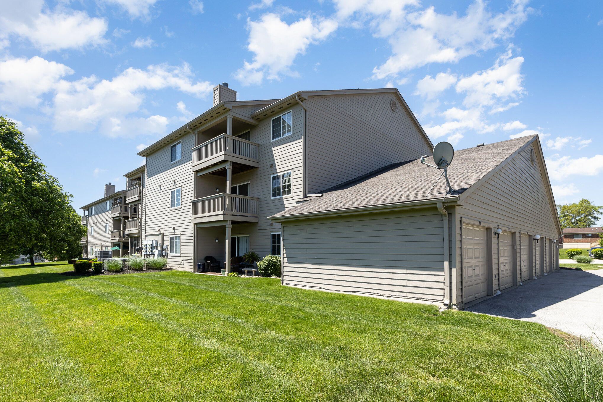 2316 Sawmill Court, 309