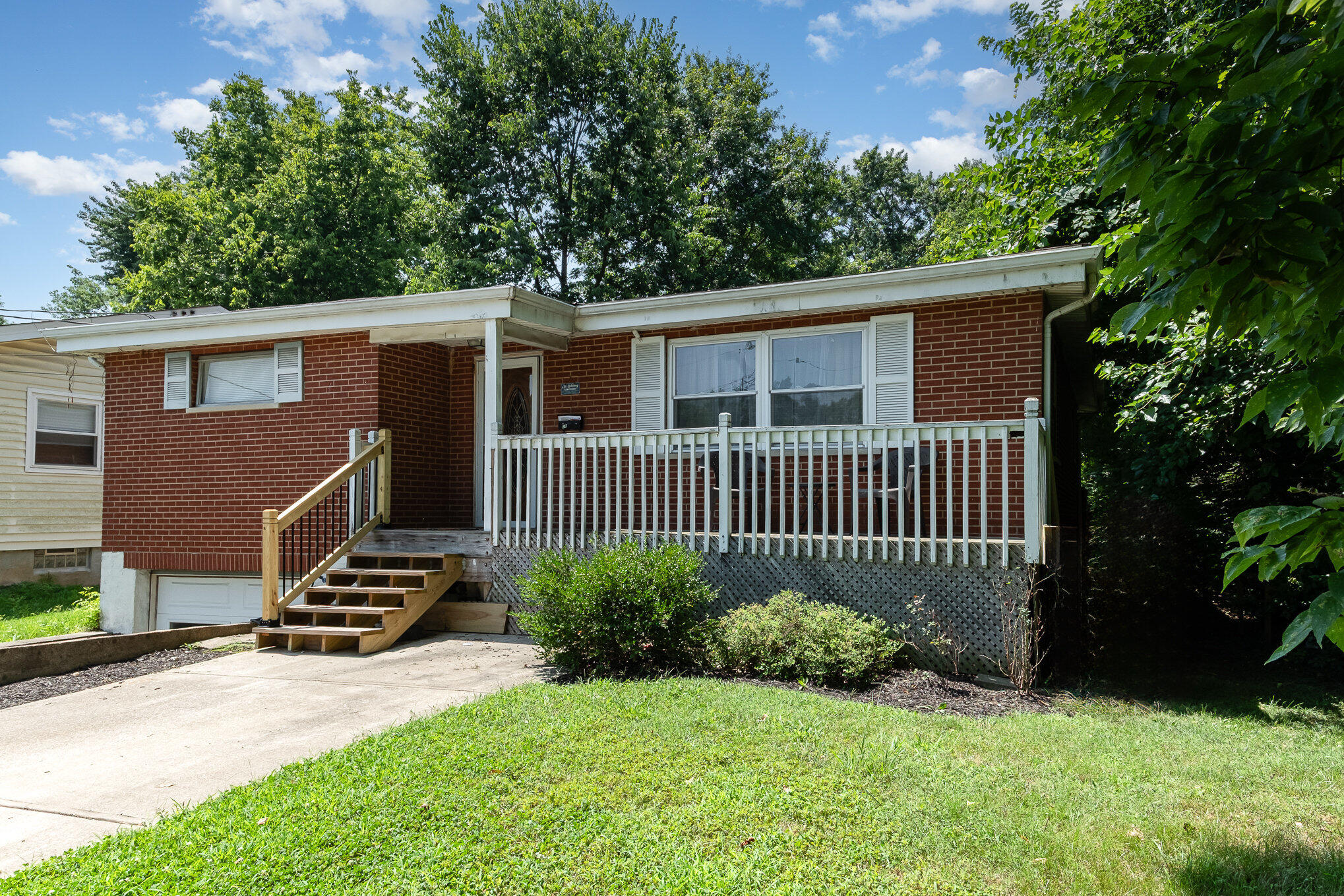 38 Sweetbriar Avenue