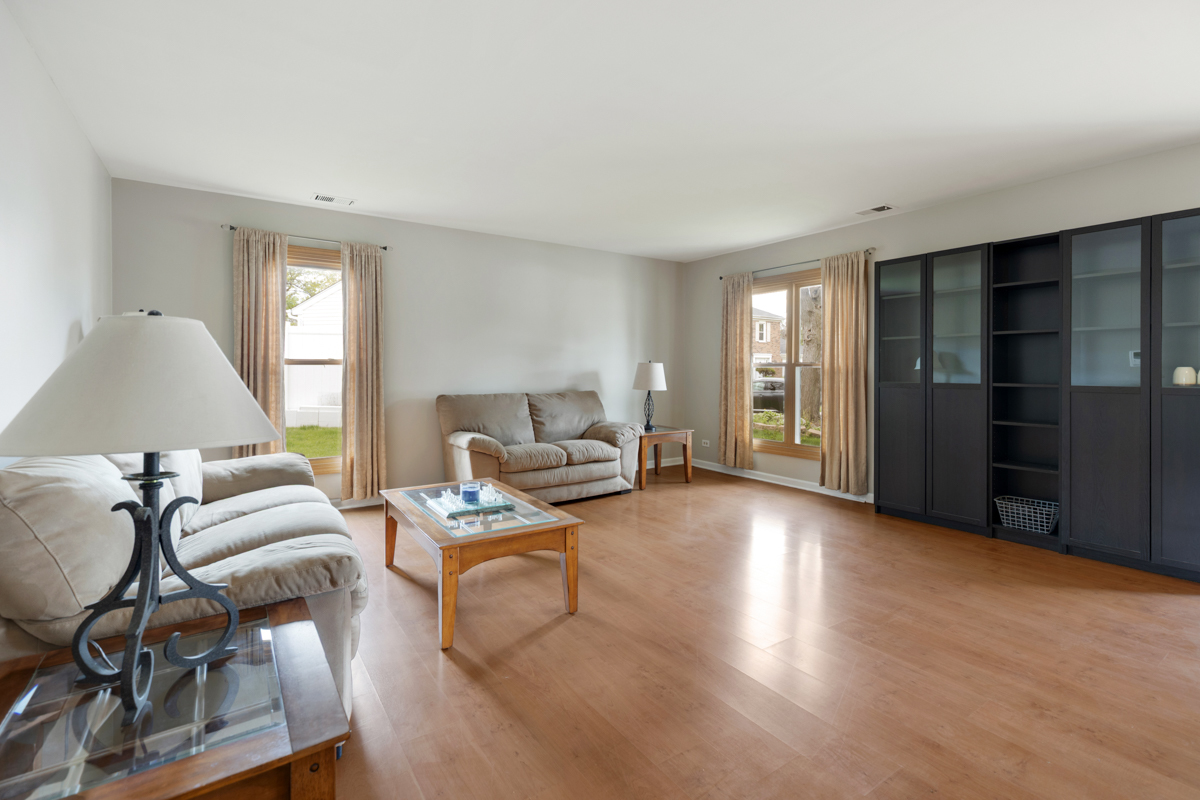 585 Kensington Court