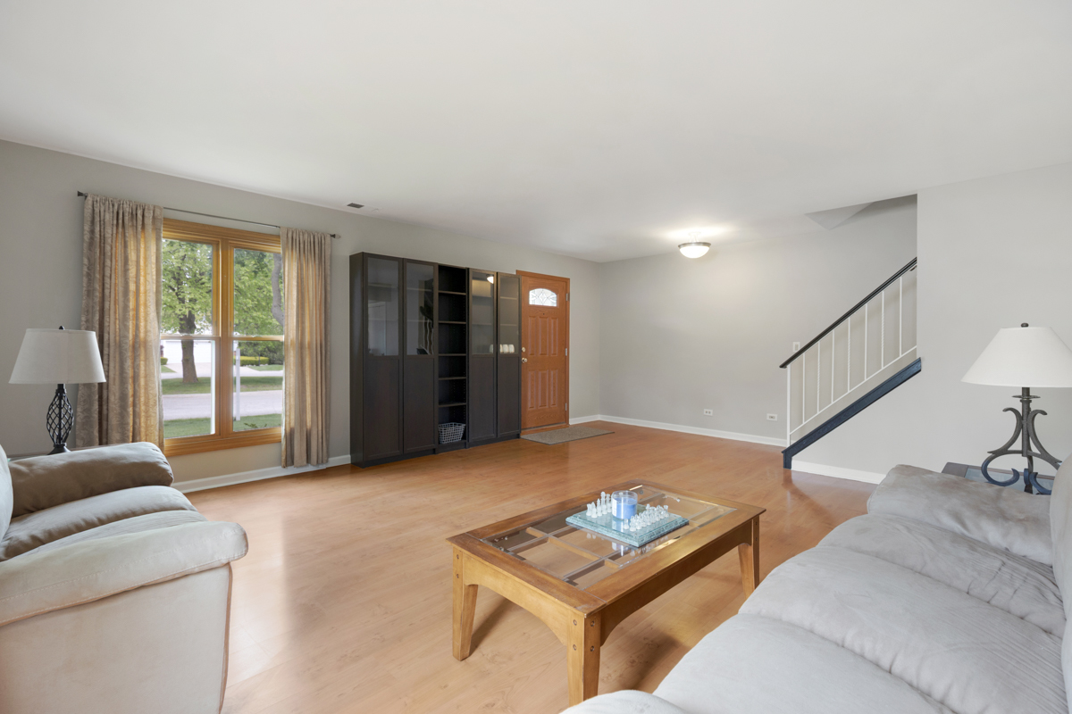 585 Kensington Court
