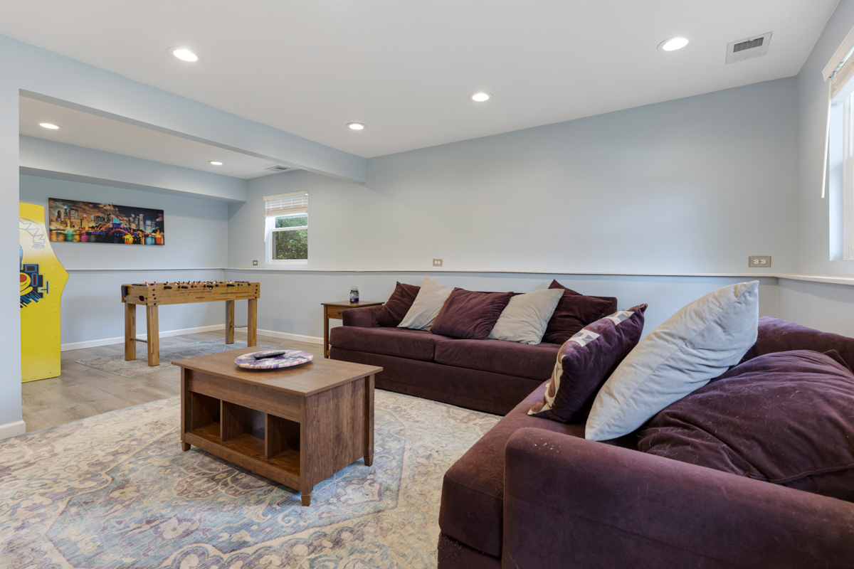 1328 ELMHURST Lane