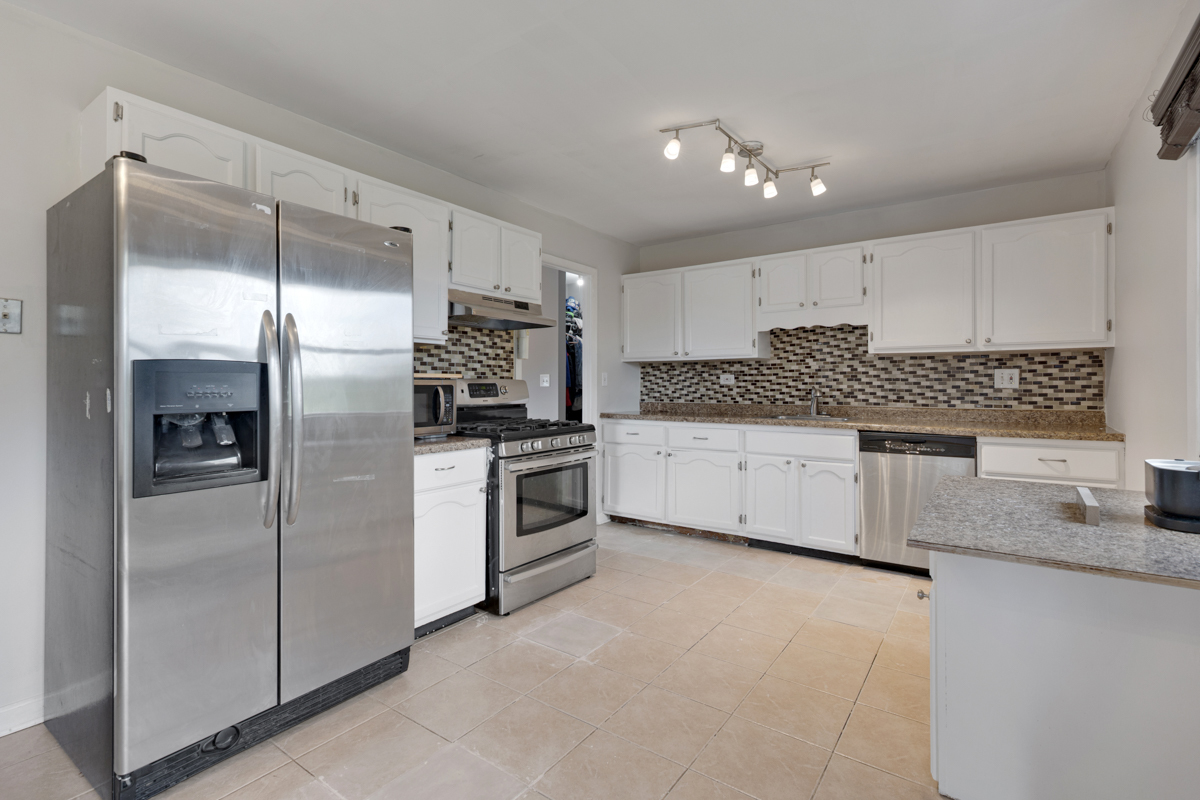 1328 ELMHURST Lane