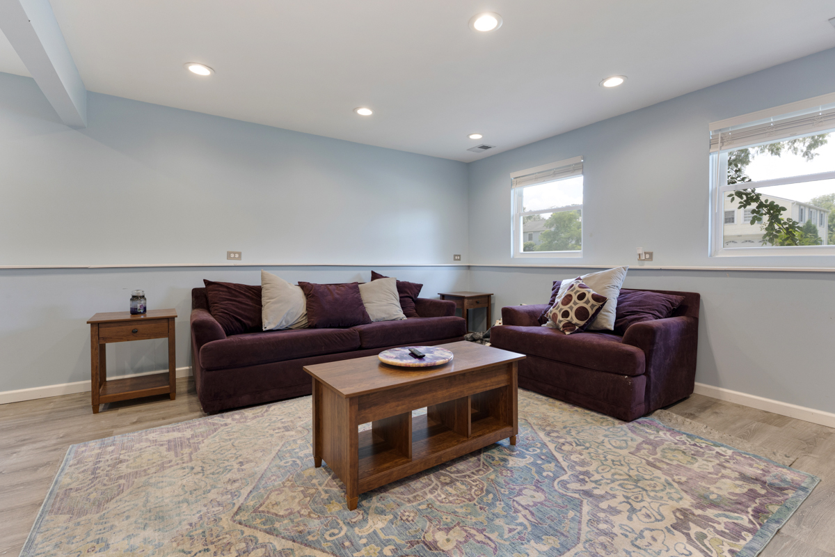 1328 ELMHURST Lane