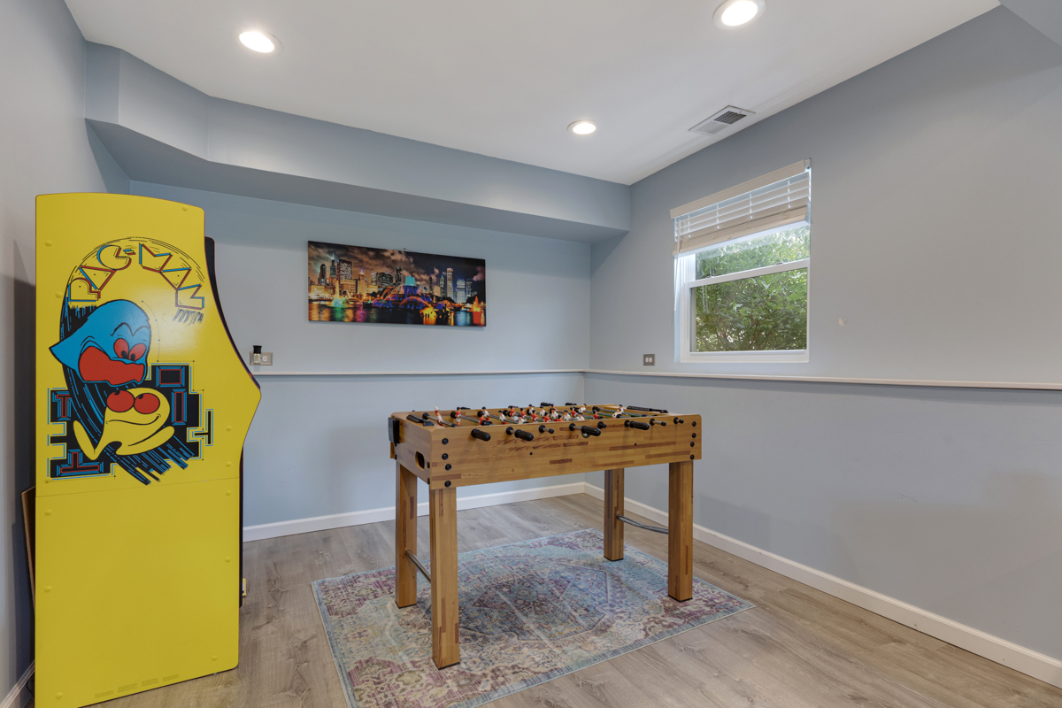 1328 ELMHURST Lane