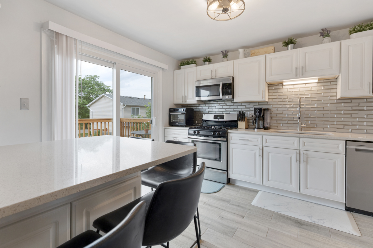 1669 W Bayside Court