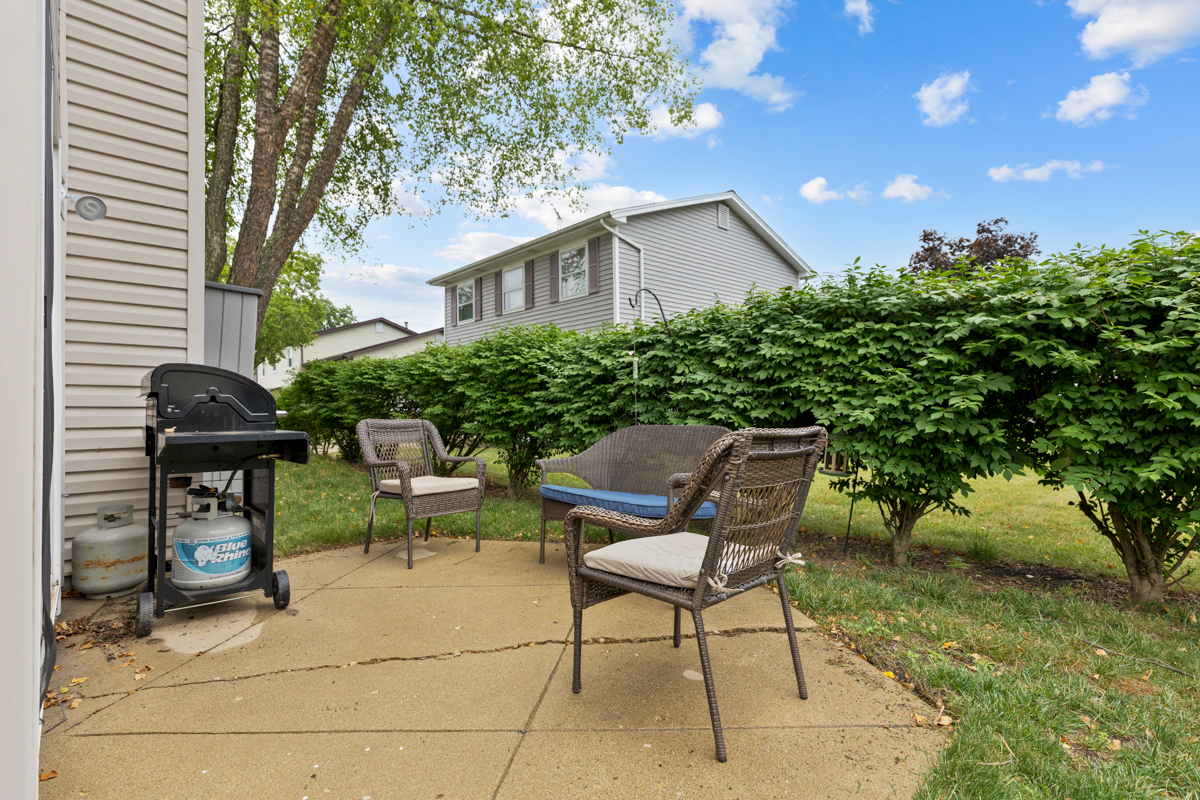 1669 W Bayside Court
