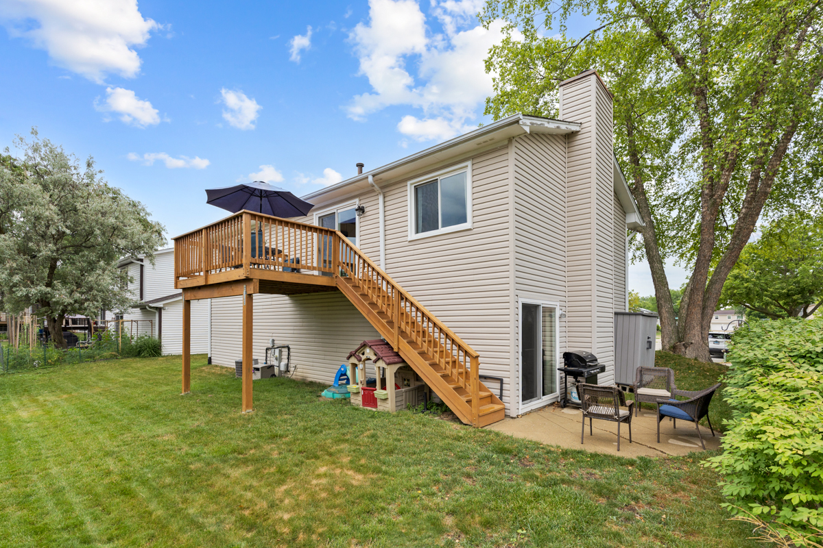 1669 W Bayside Court