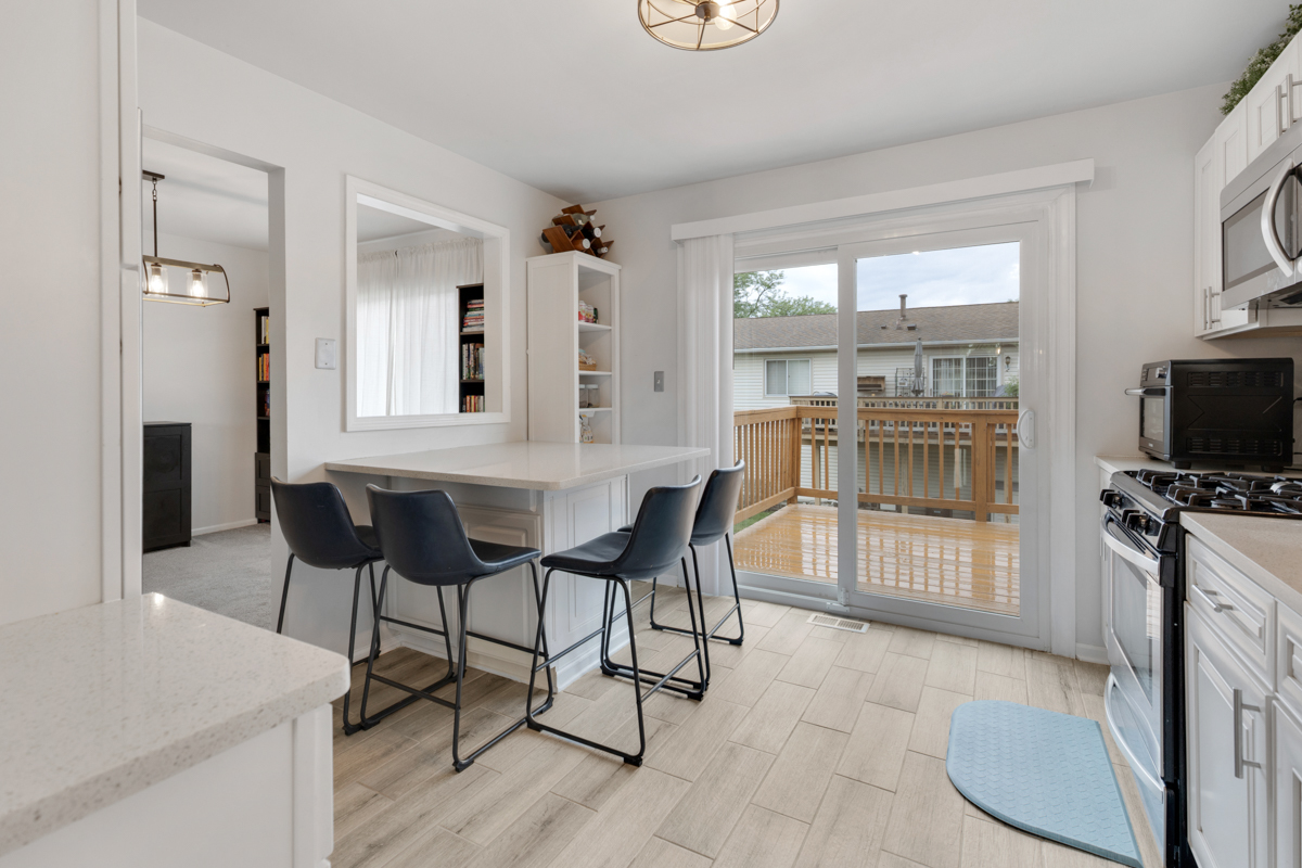 1669 W Bayside Court