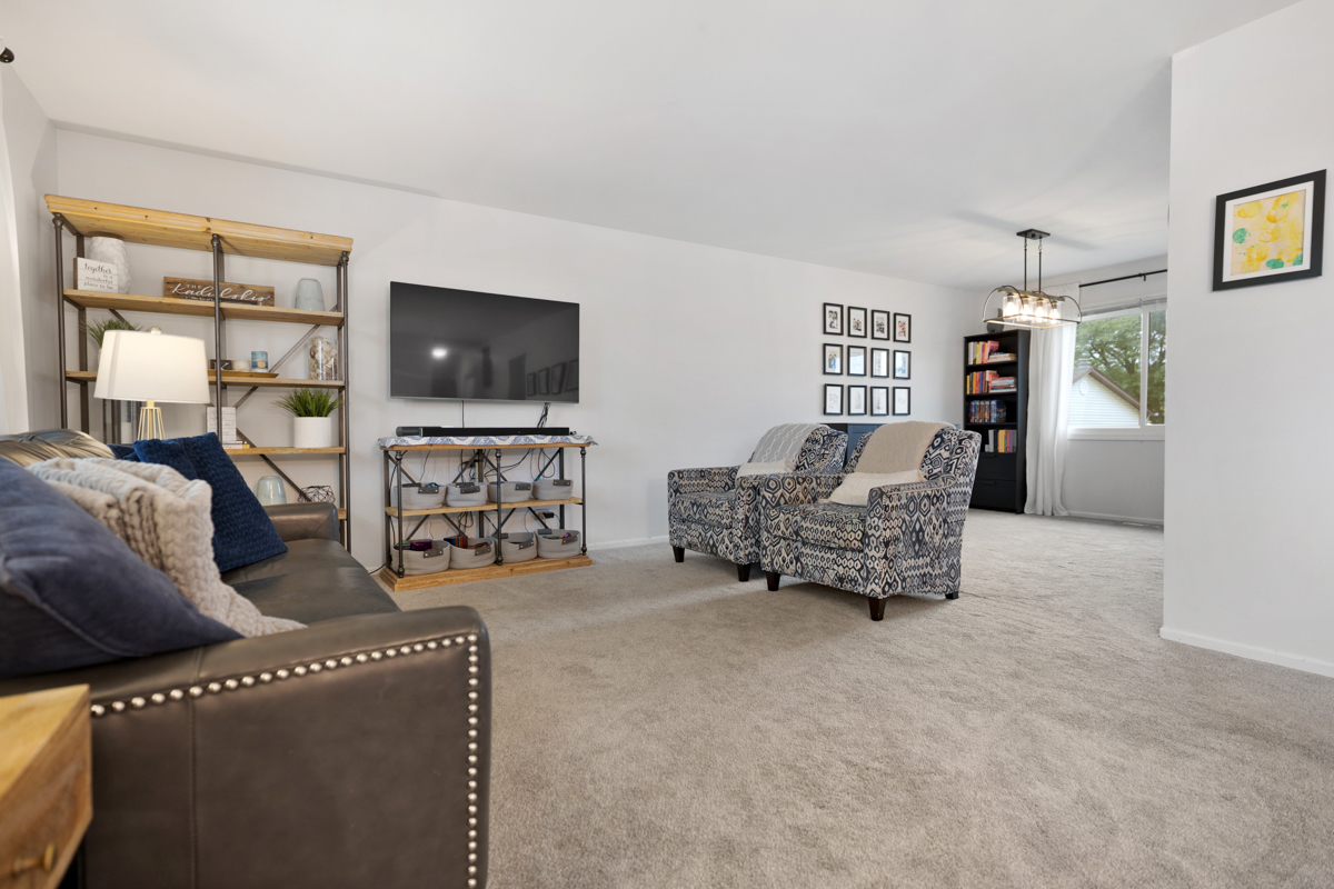 1669 W Bayside Court
