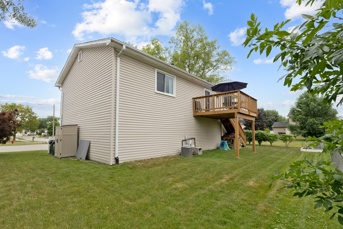 1669 W Bayside Court