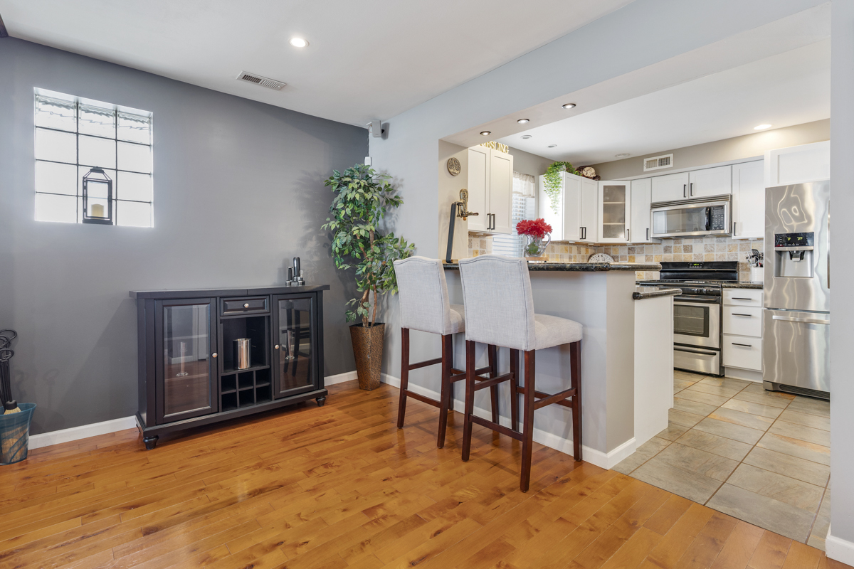 333 S WALNUT Street