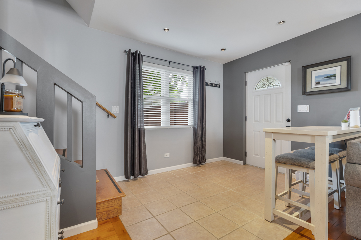 333 S WALNUT Street