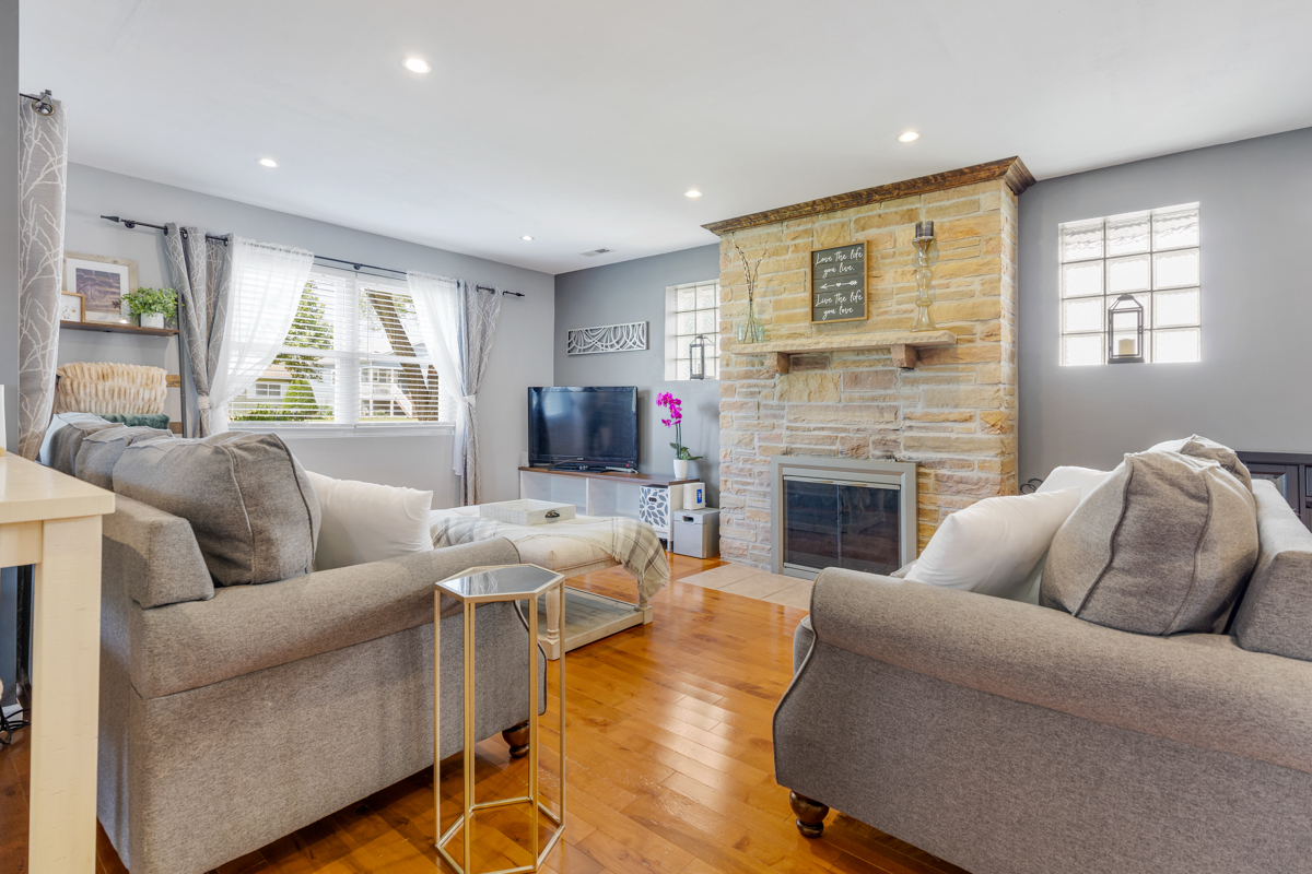 333 S WALNUT Street