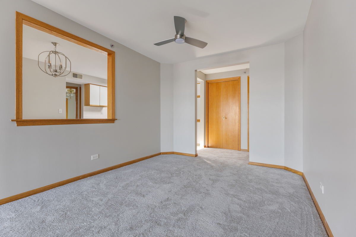 7120 N Milwaukee Avenue Unit: 702