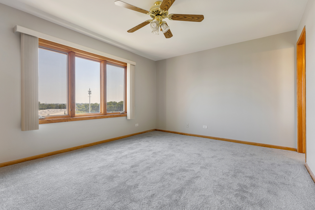 7120 N Milwaukee Avenue Unit: 702