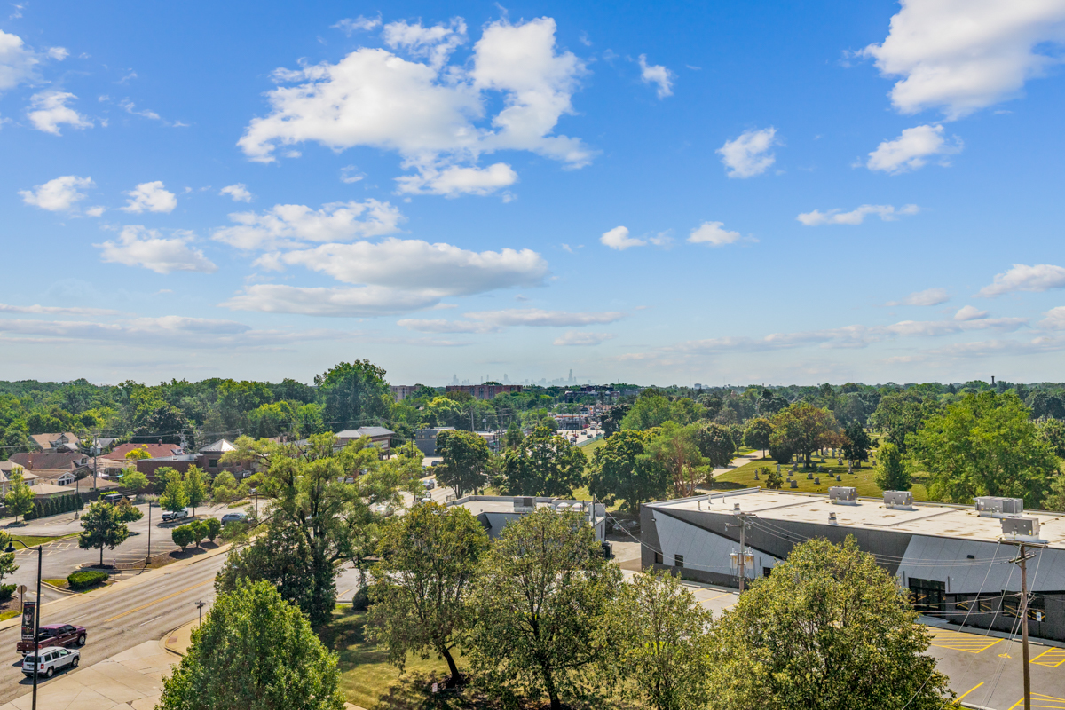 7120 N Milwaukee Avenue Unit: 702