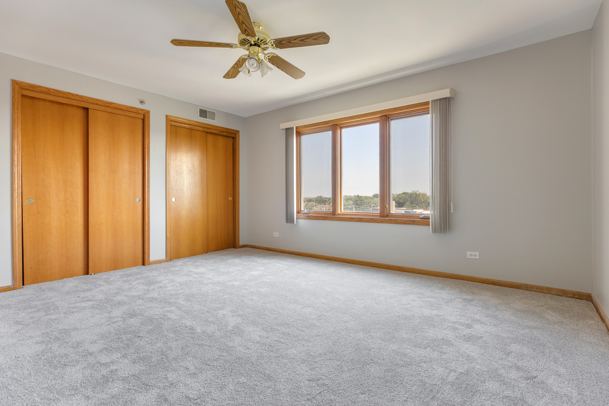 7120 N Milwaukee Avenue Unit: 702