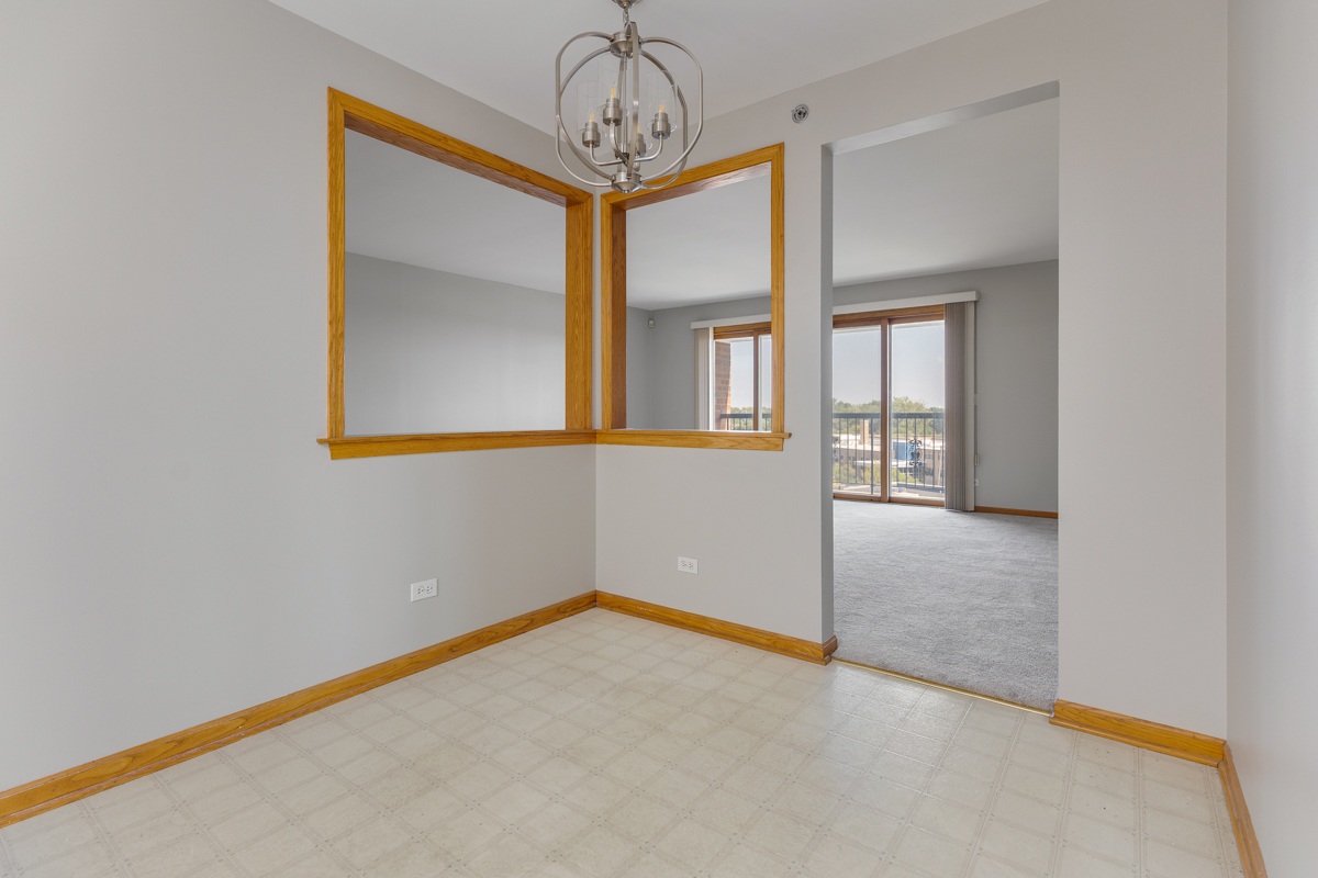 7120 N Milwaukee Avenue Unit: 702