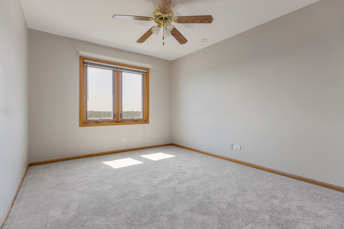 7120 N Milwaukee Avenue Unit: 702
