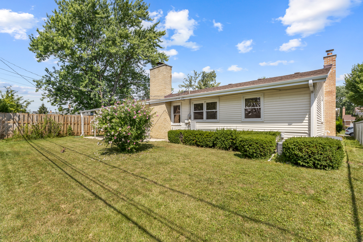 1721 W Catalpa Lane