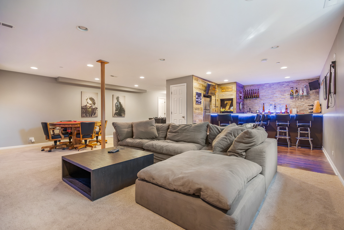 16 MORAINE Drive