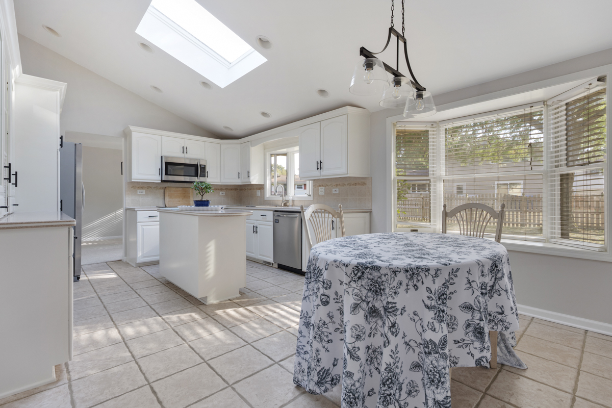 831 Pinehurst Lane
