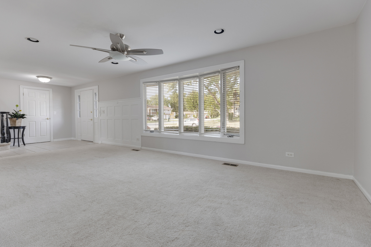 831 Pinehurst Lane